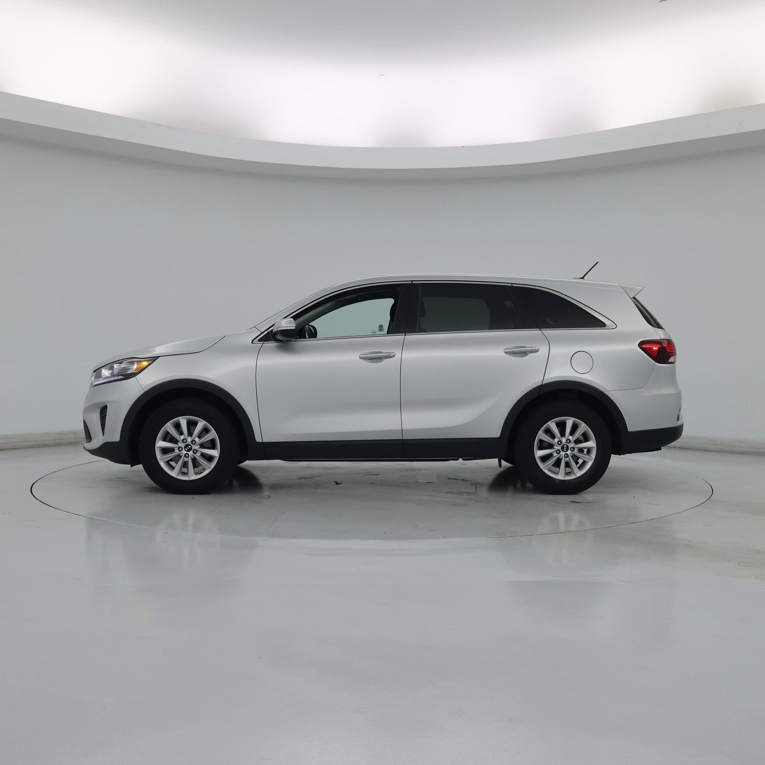 Thumbnail: 2020 Kia Sorento - 3