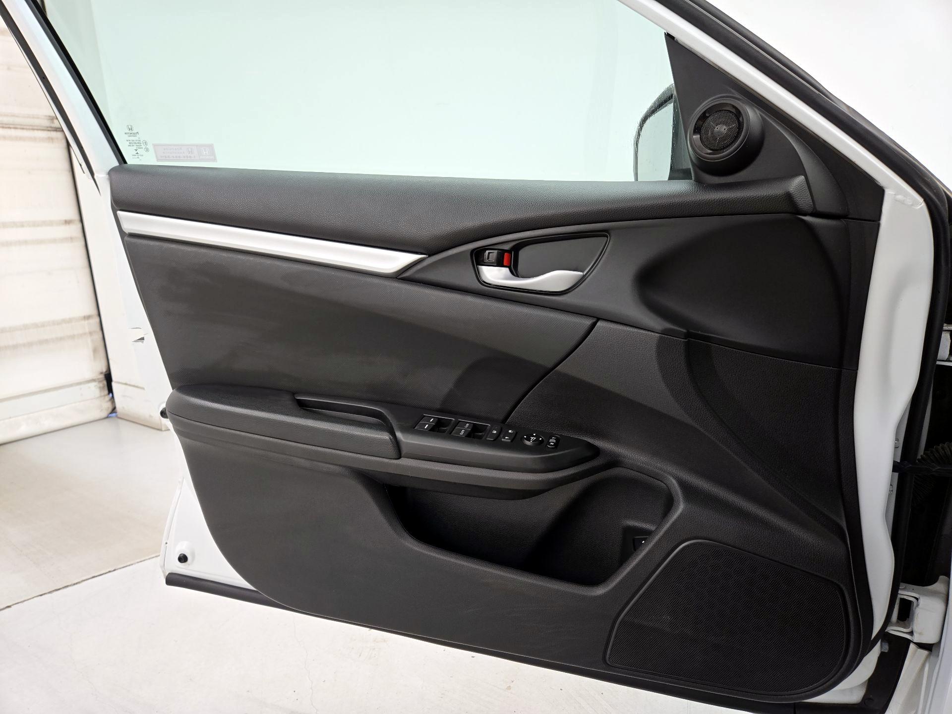 Thumbnail: 2020 Honda Civic - 12