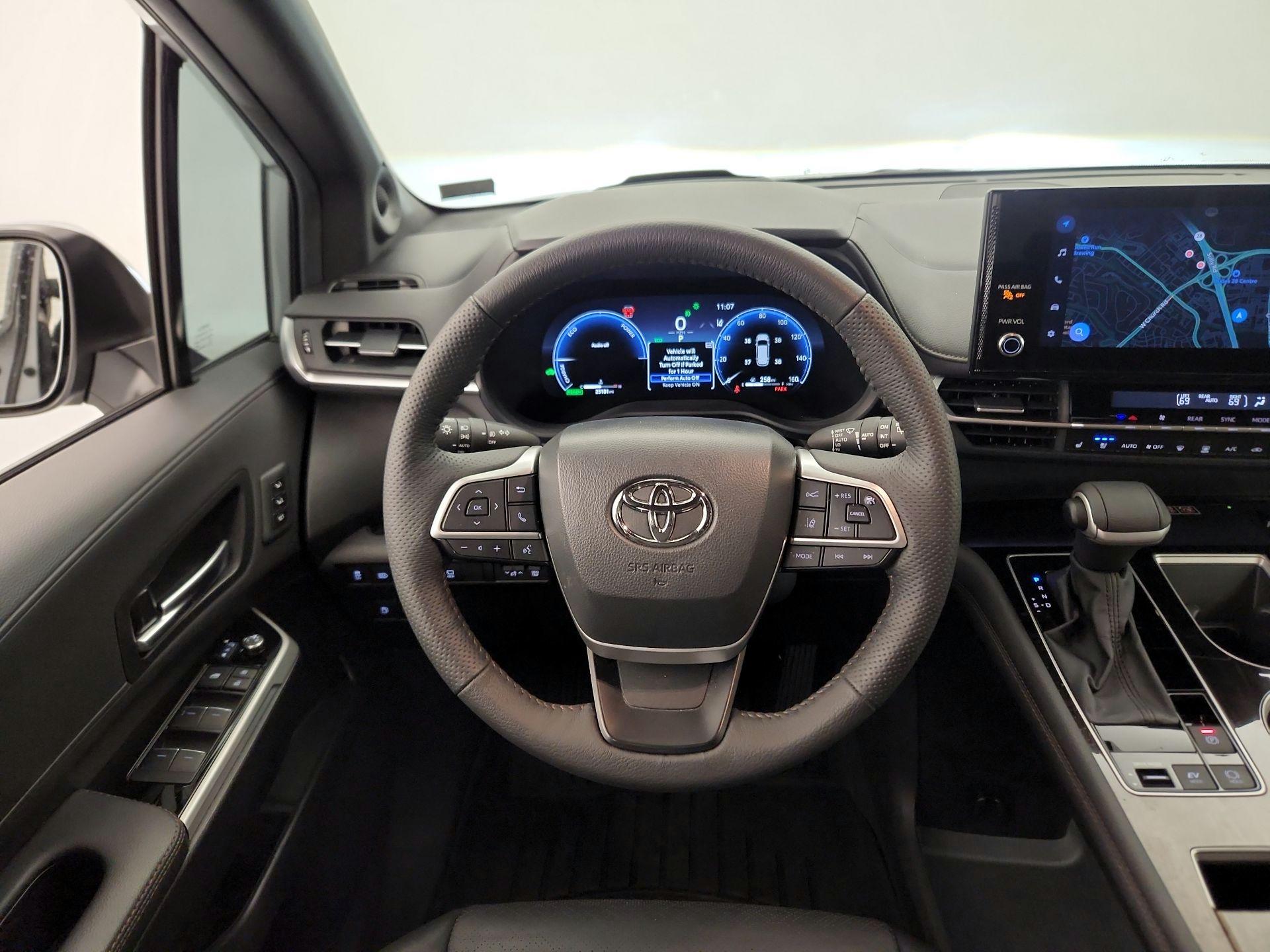Thumbnail: 2025 Toyota Sienna - 10