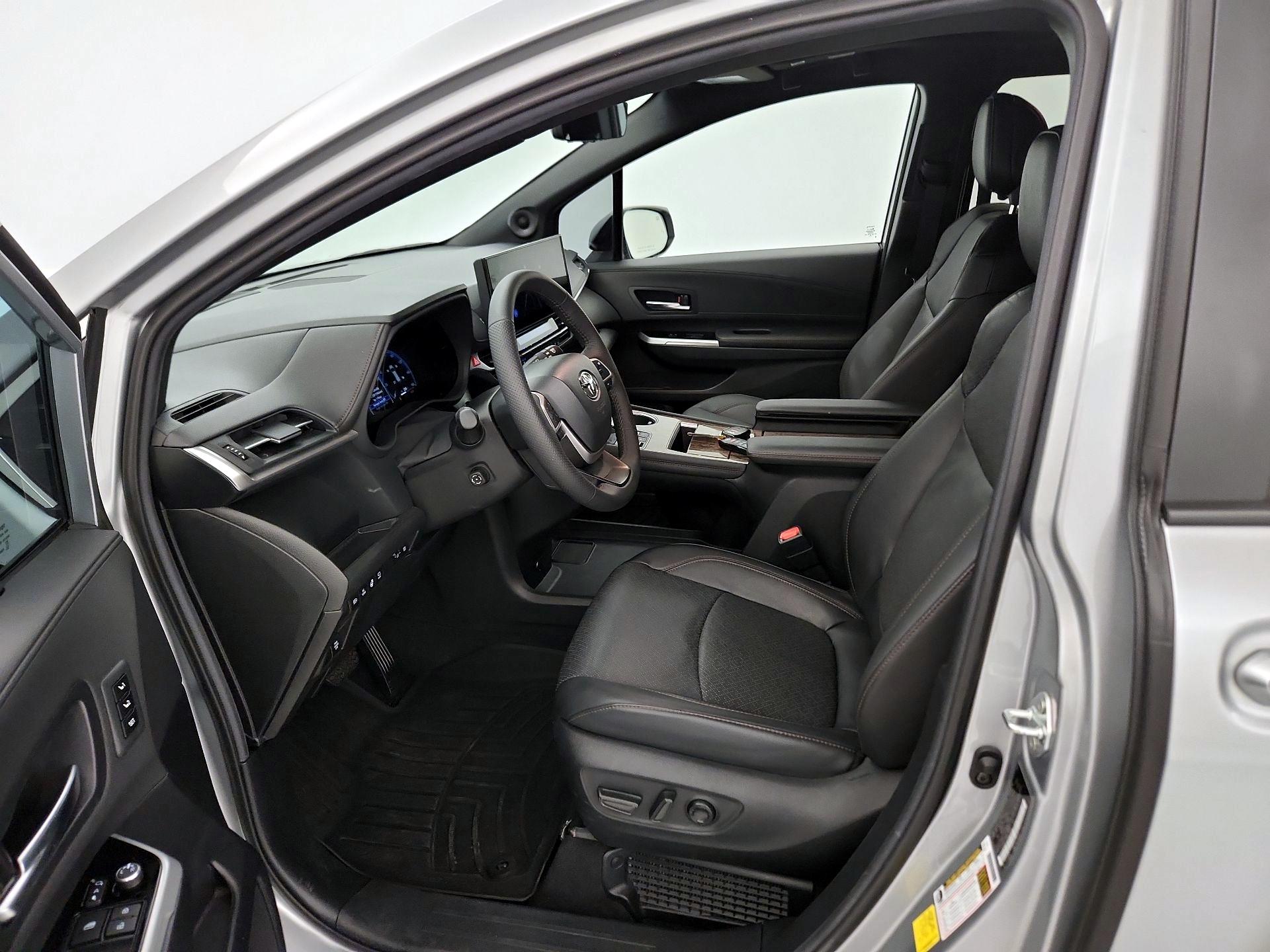 Thumbnail: 2025 Toyota Sienna - 11