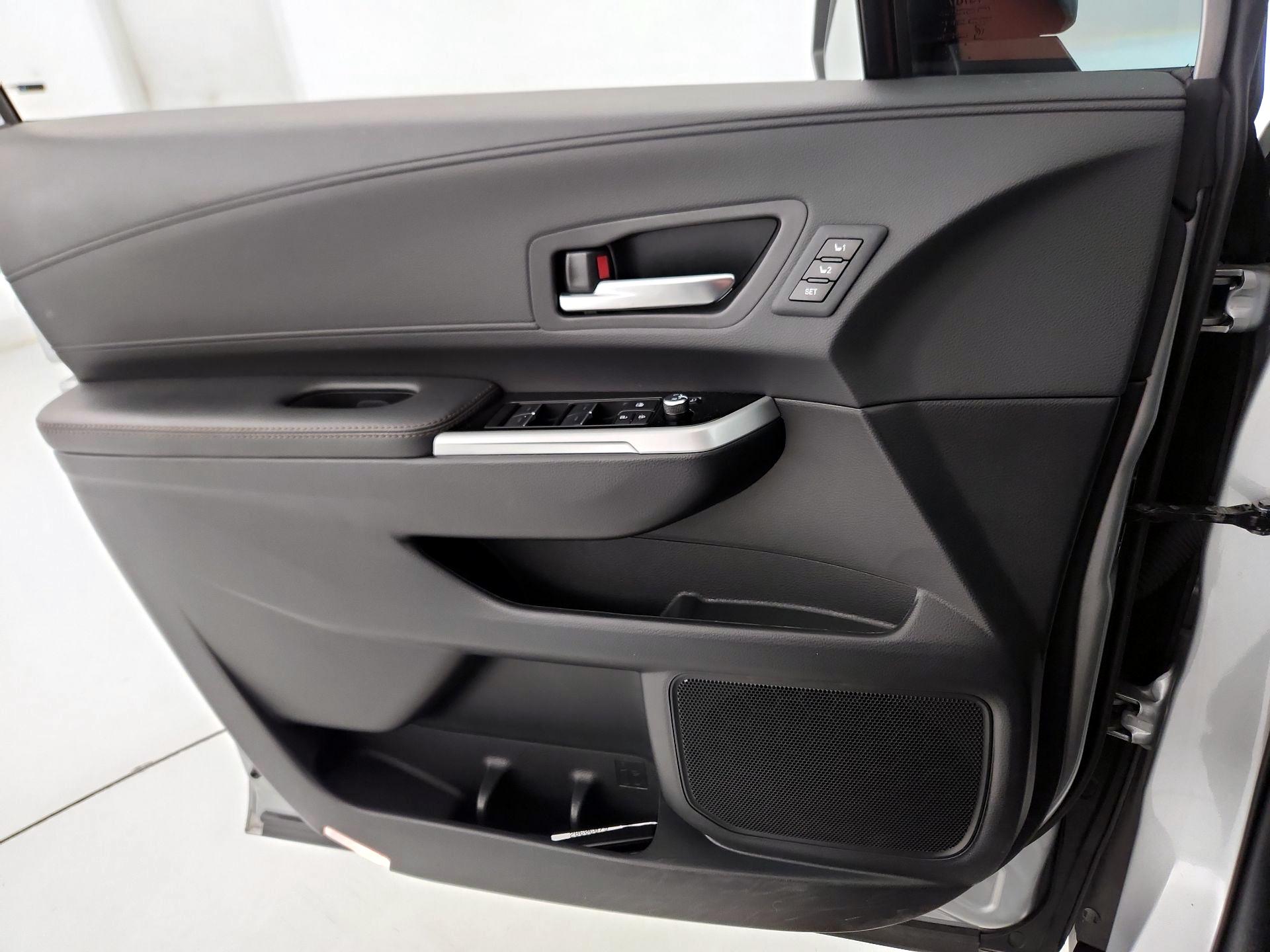 Thumbnail: 2025 Toyota Sienna - 12