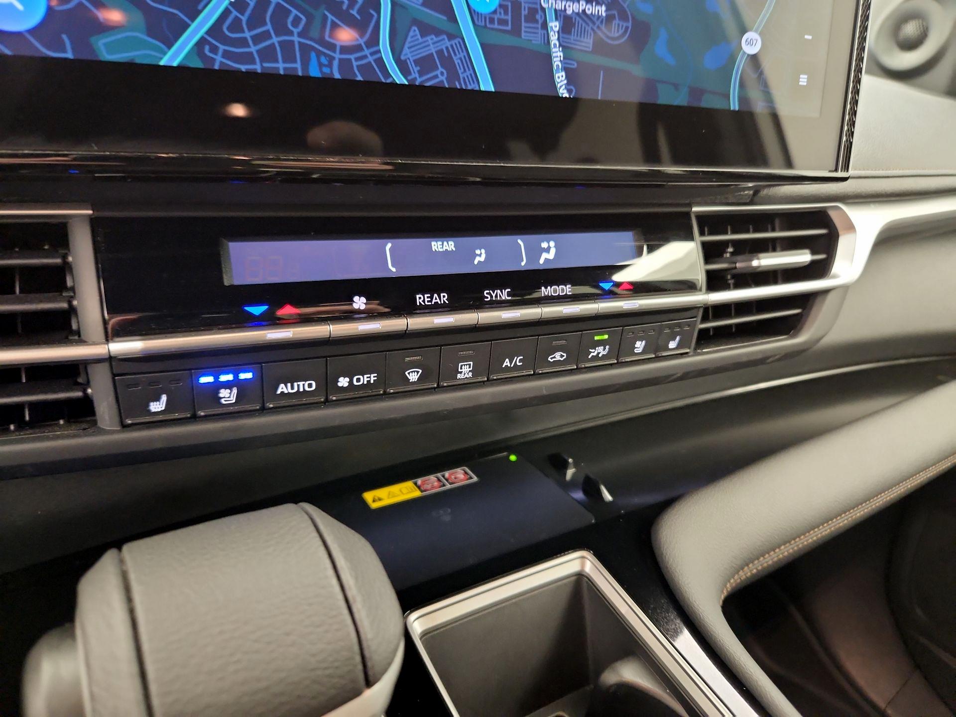 Thumbnail: 2025 Toyota Sienna - 15