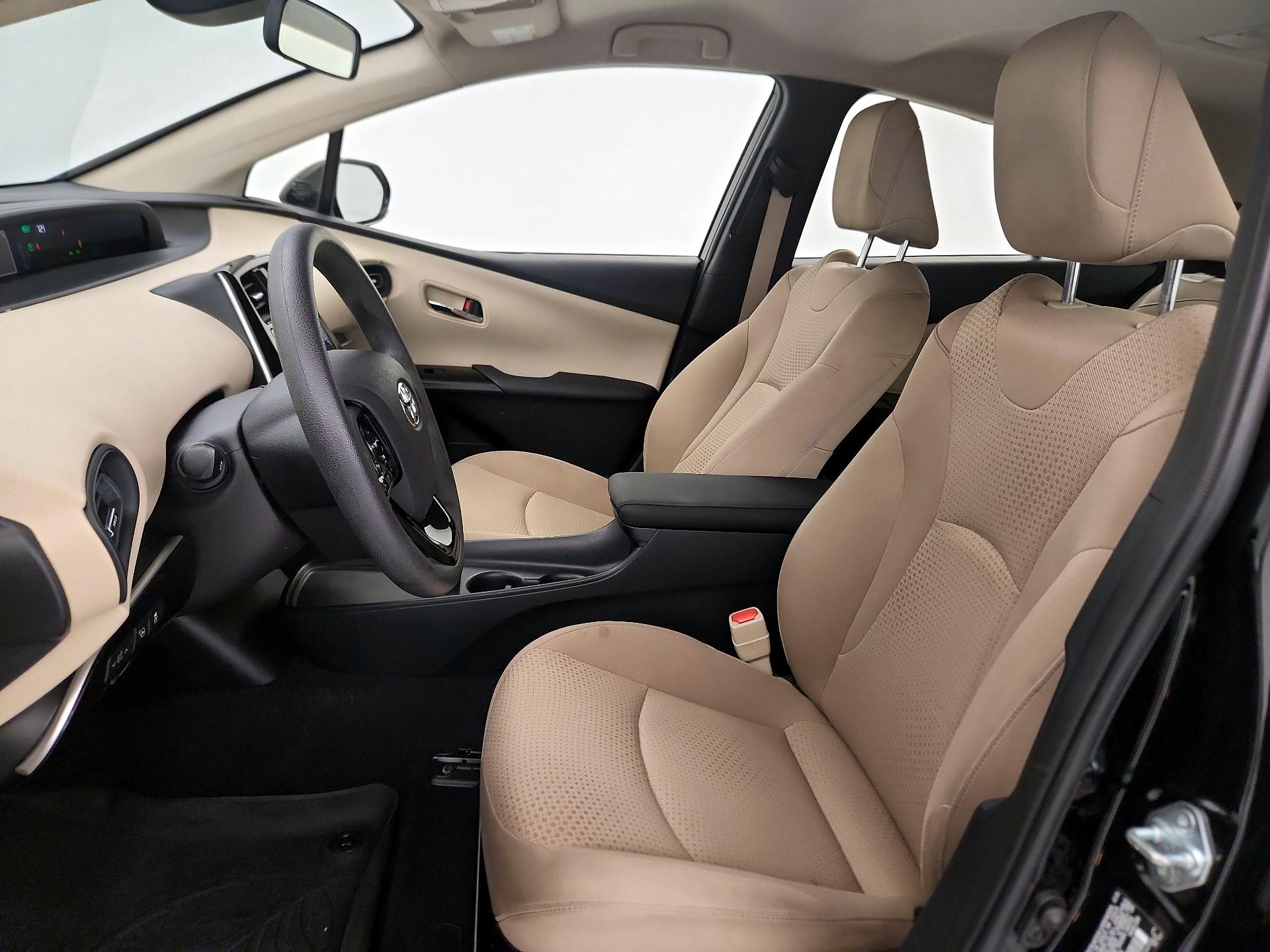 Thumbnail: 2019 Toyota Prius - 11