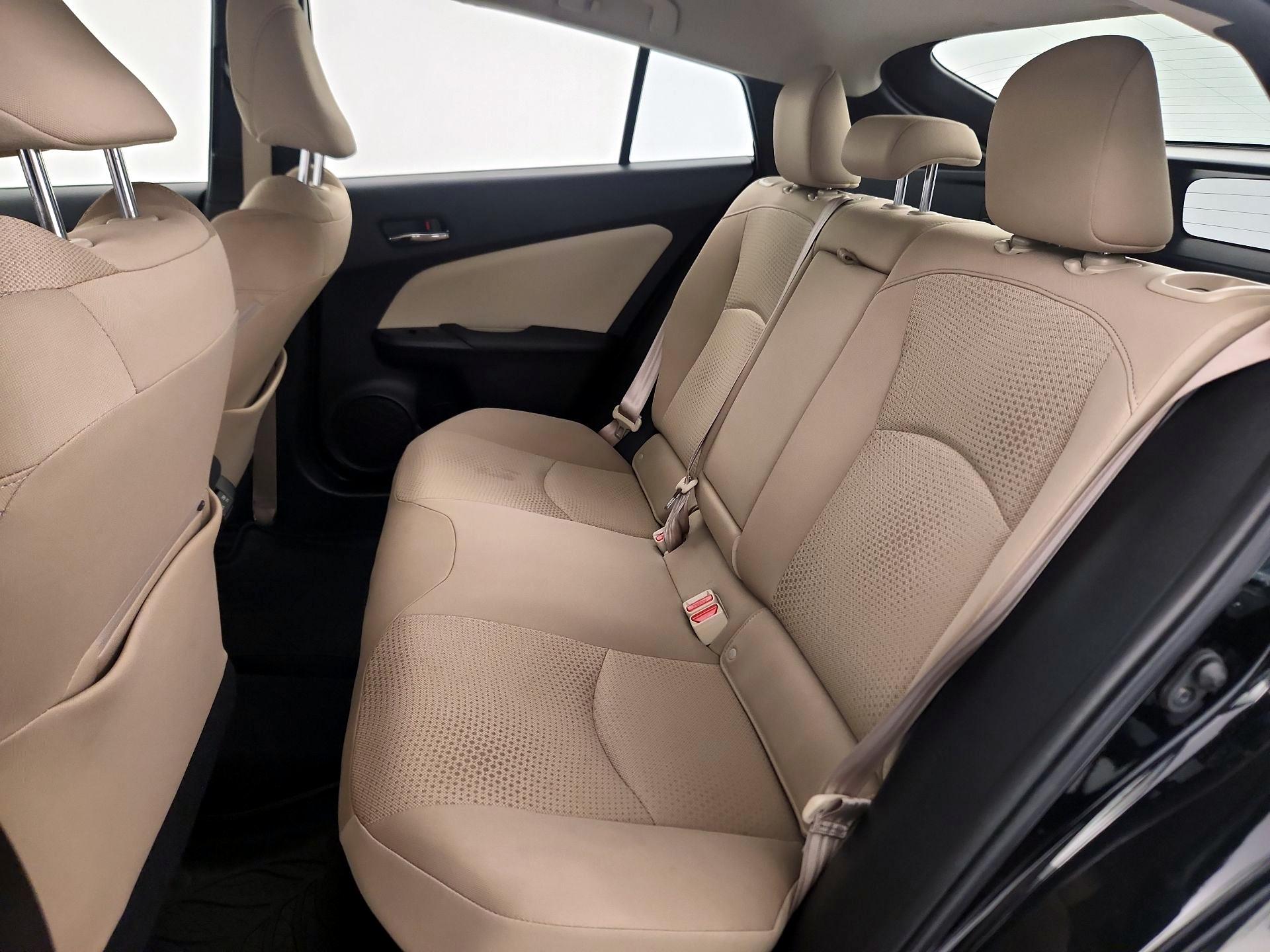 Thumbnail: 2019 Toyota Prius - 18