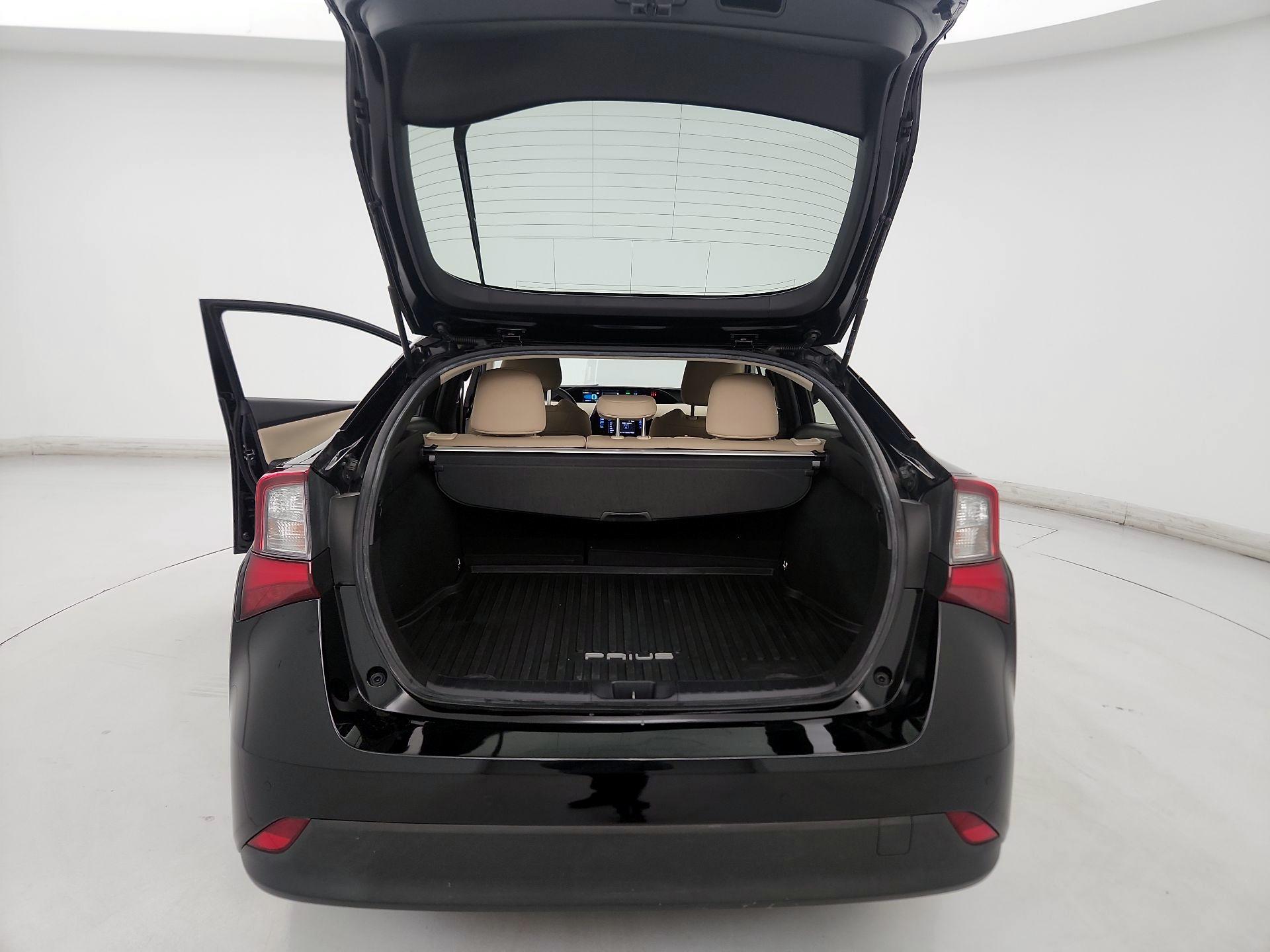 Thumbnail: 2019 Toyota Prius - 19