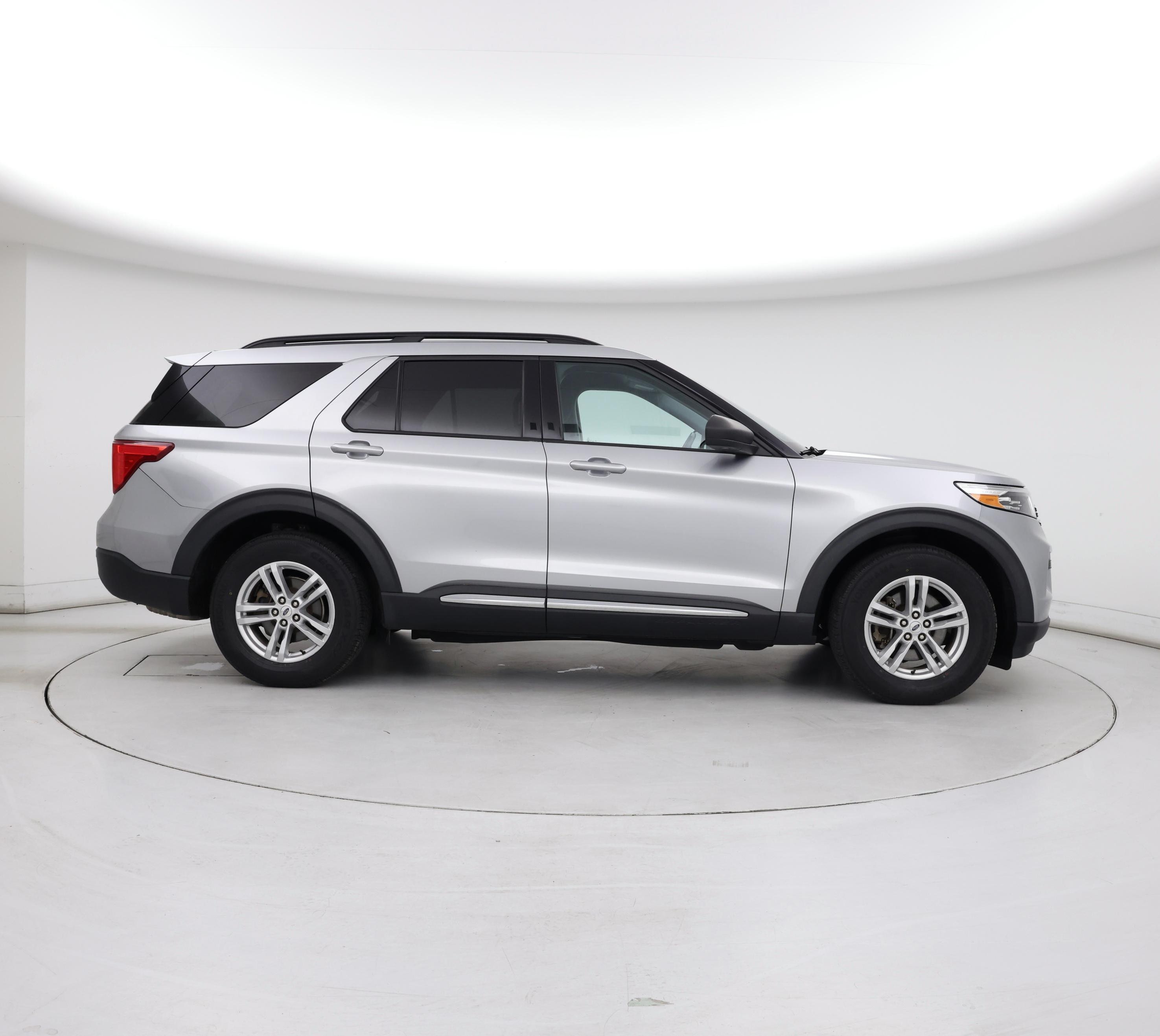 Thumbnail: 2021 Ford Explorer - 7