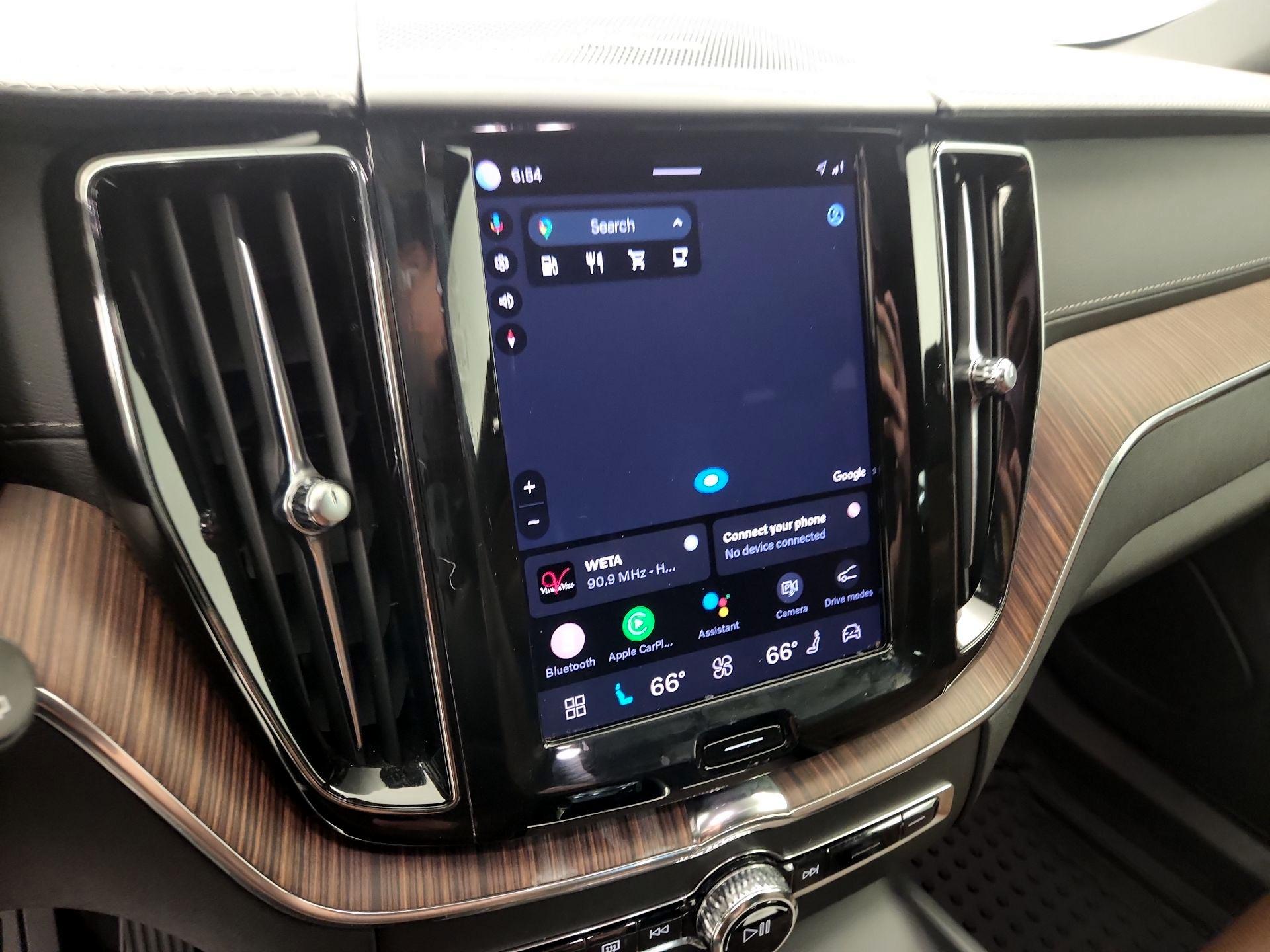 Thumbnail: 2022 Volvo XC60 - 13