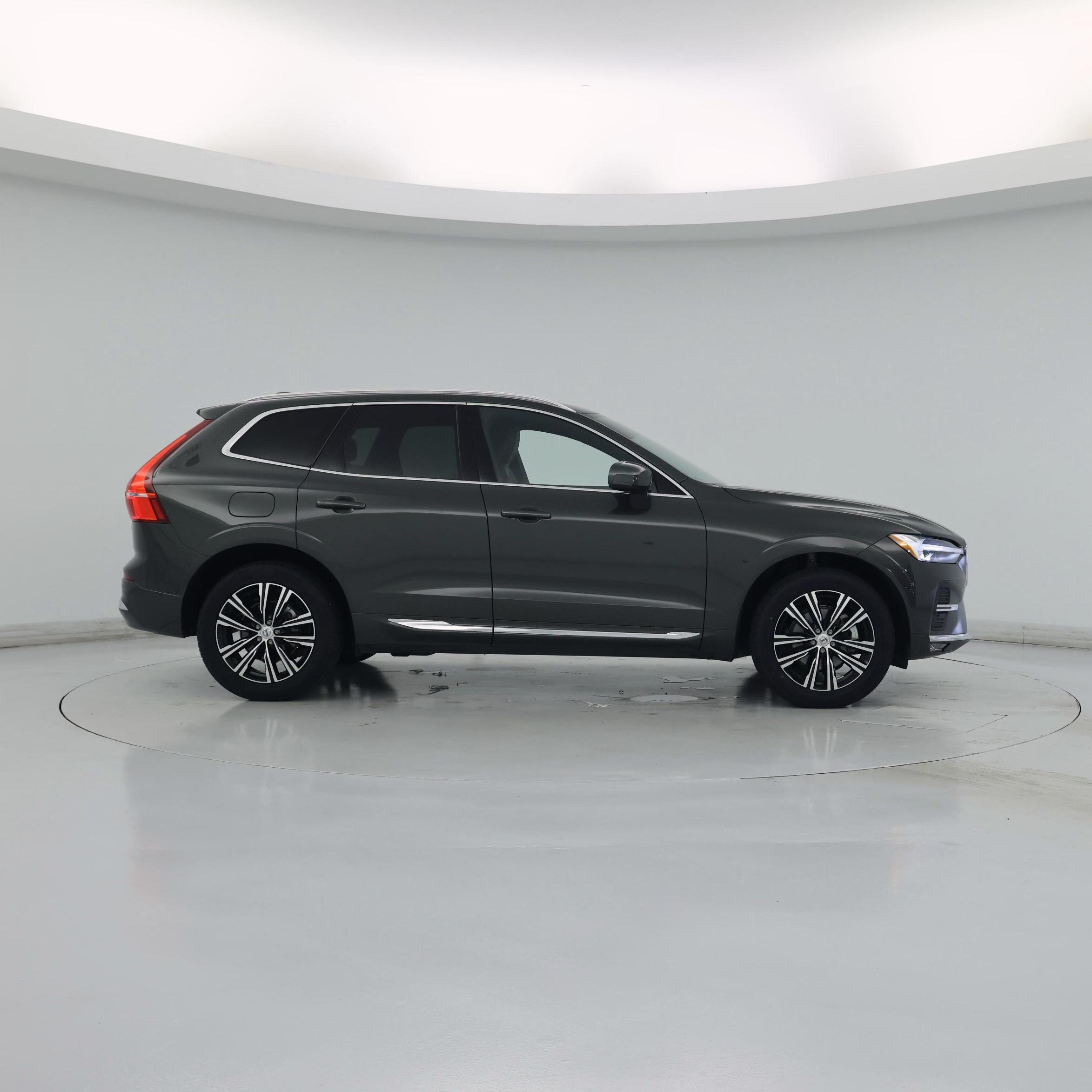 Thumbnail: 2022 Volvo XC60 - 7
