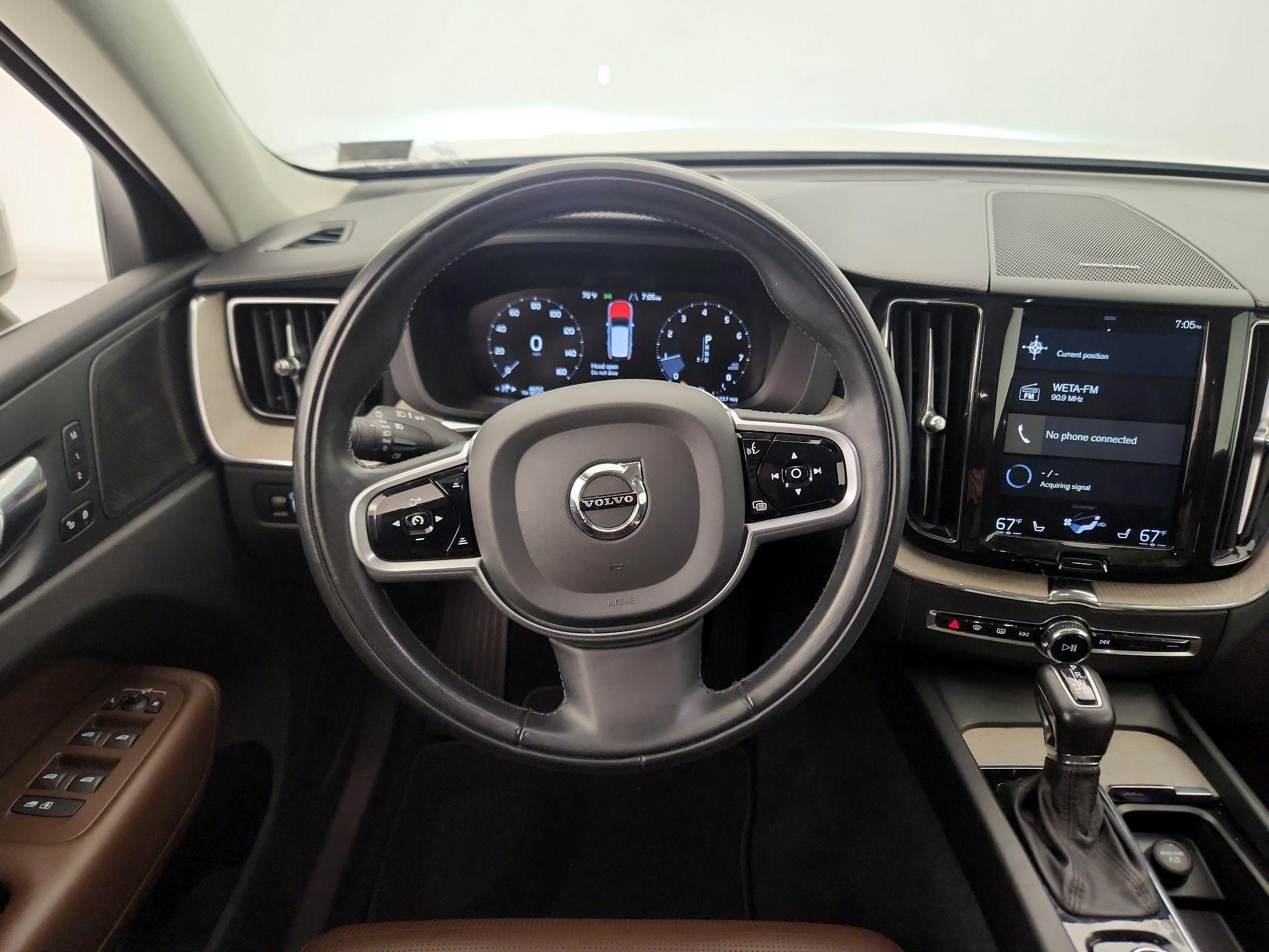 Thumbnail: 2020 Volvo XC60 - 10