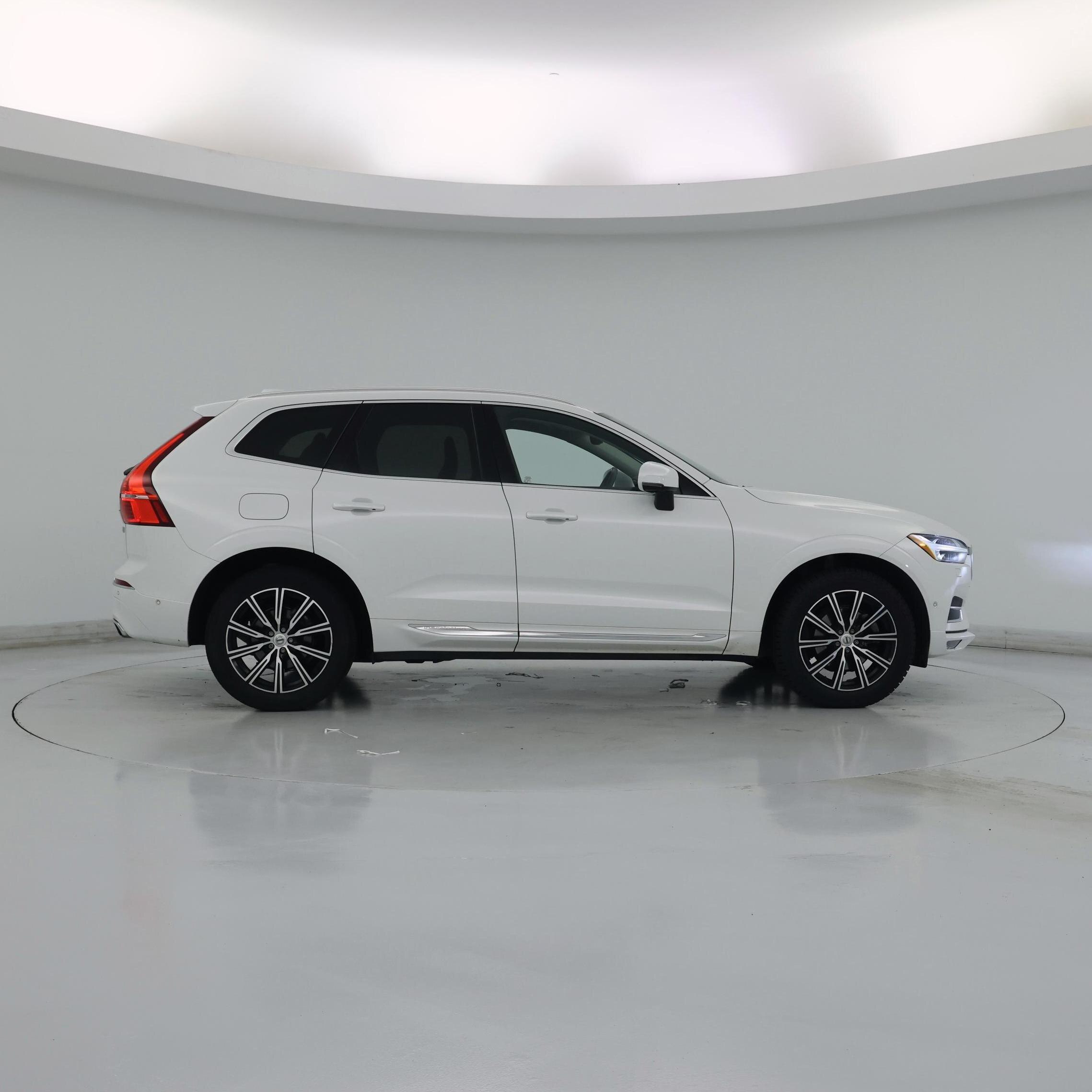 Thumbnail: 2020 Volvo XC60 - 7
