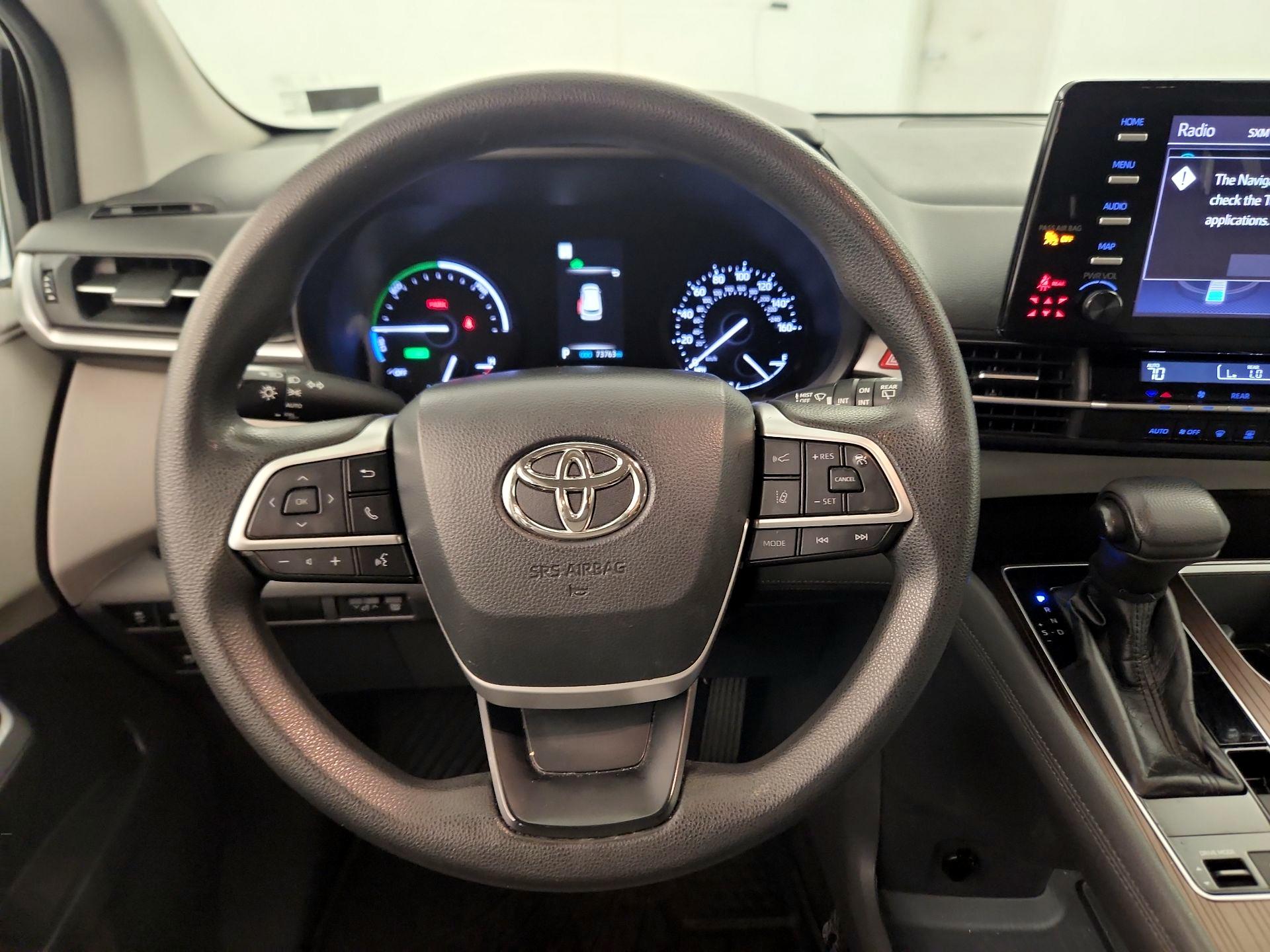 Thumbnail: 2021 Toyota Sienna - 10