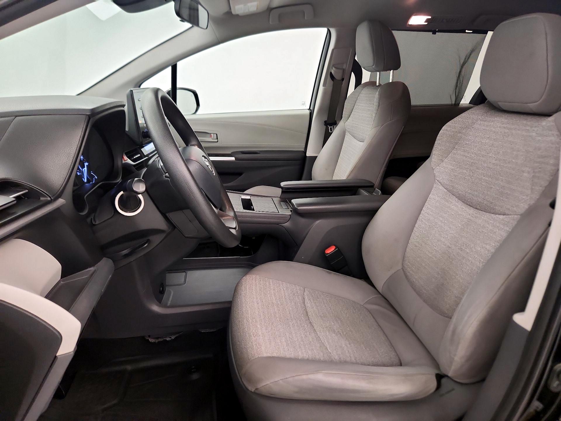 Thumbnail: 2021 Toyota Sienna - 11