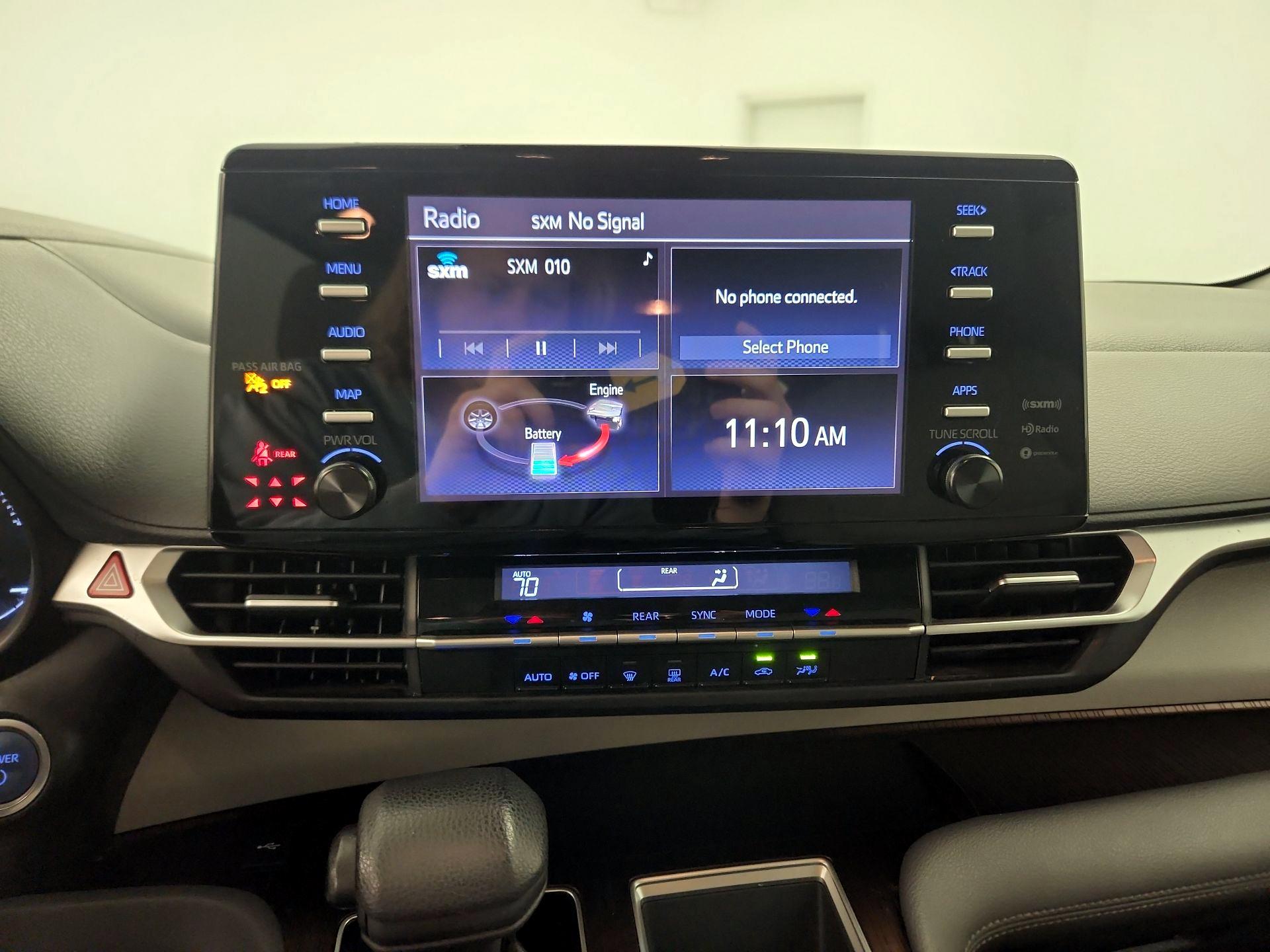 Thumbnail: 2021 Toyota Sienna - 16