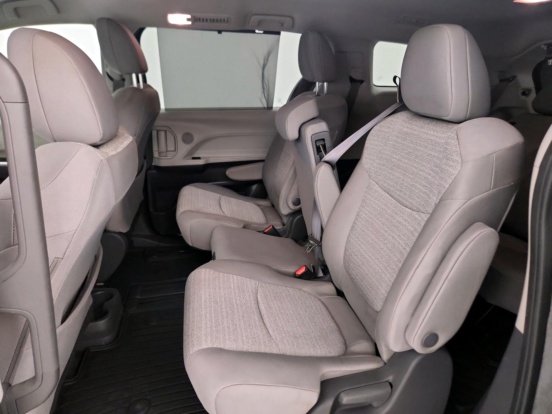 Thumbnail: 2021 Toyota Sienna - 20