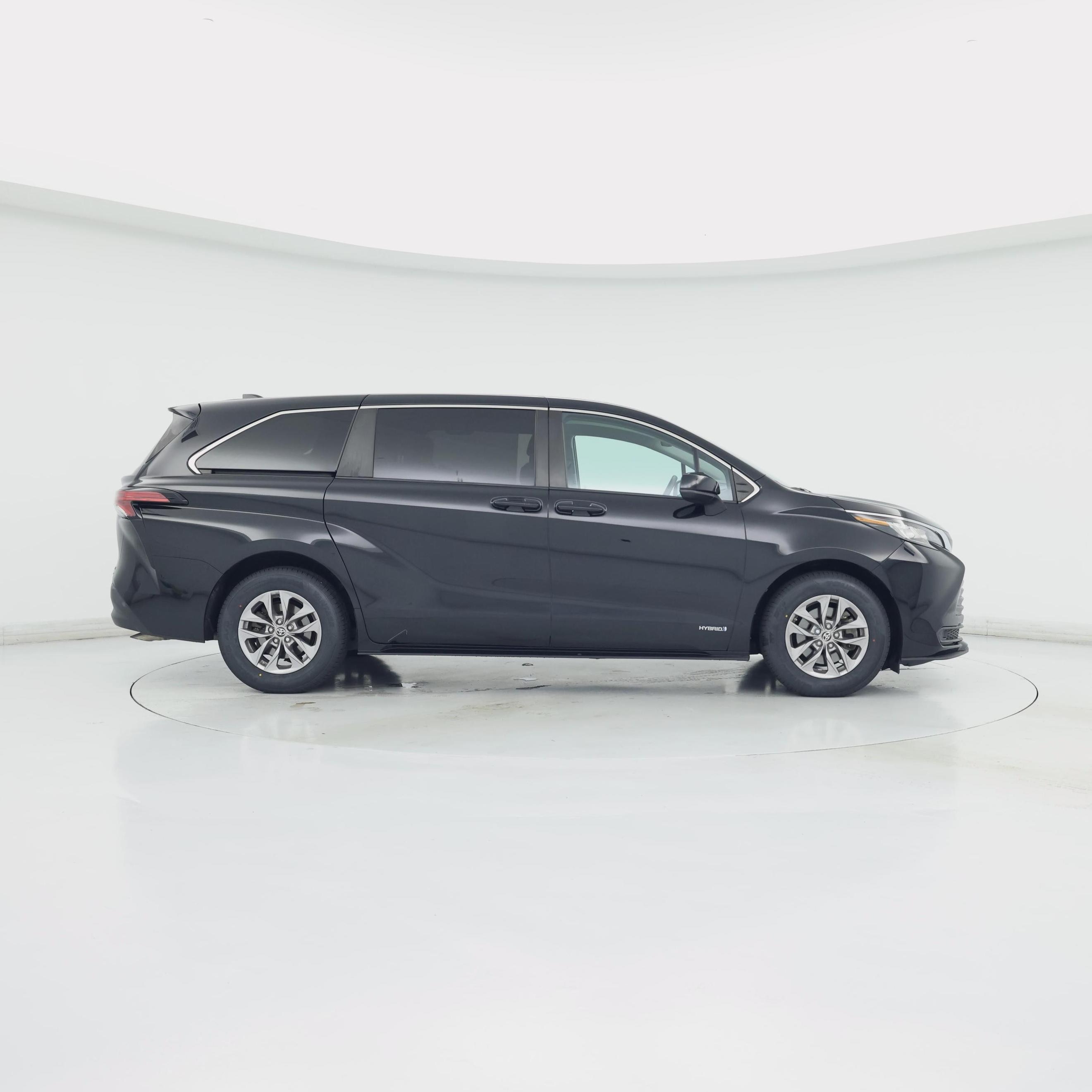 Thumbnail: 2021 Toyota Sienna - 7