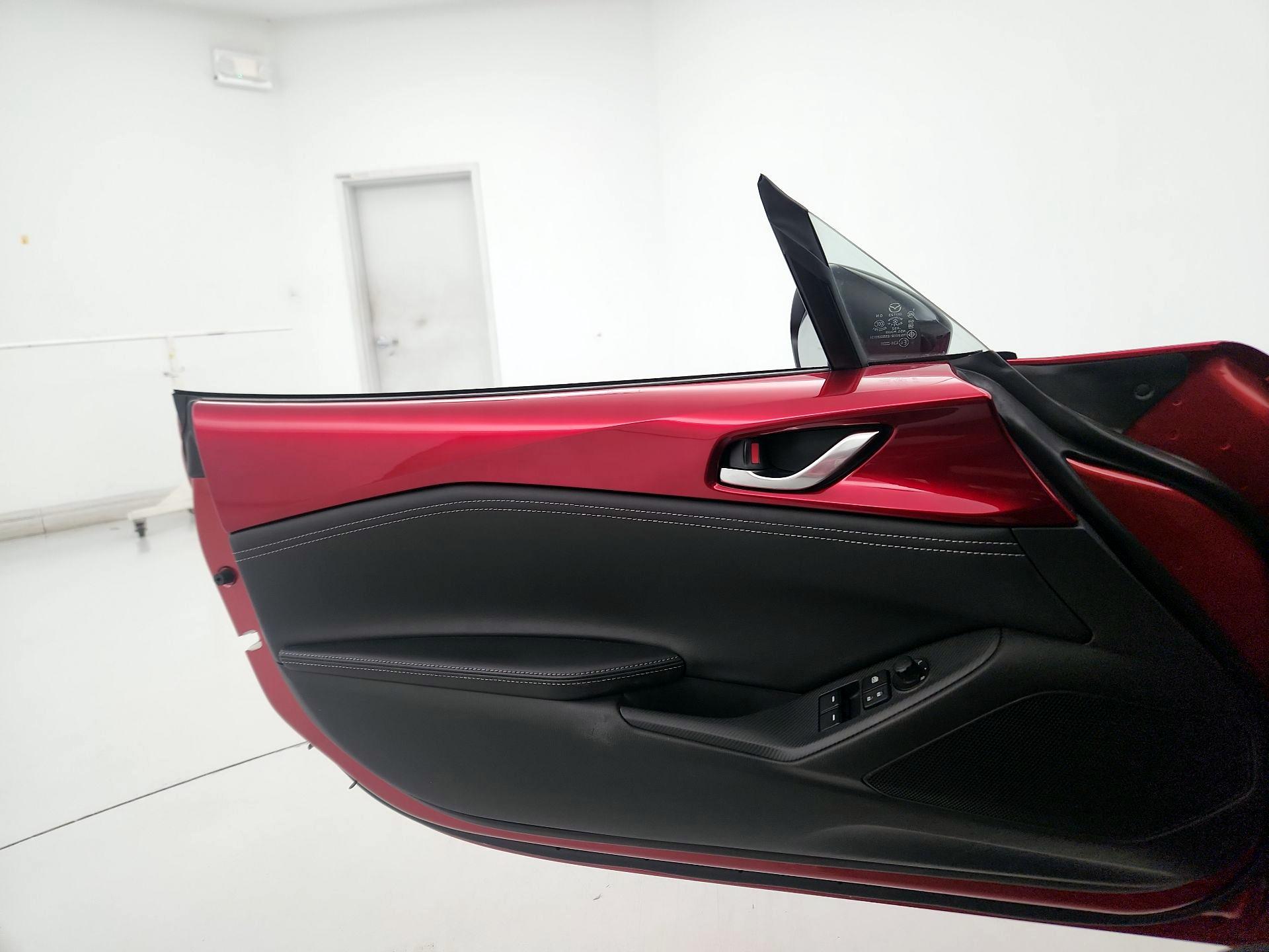 Thumbnail: 2025 Mazda MX-5 Miata - 12