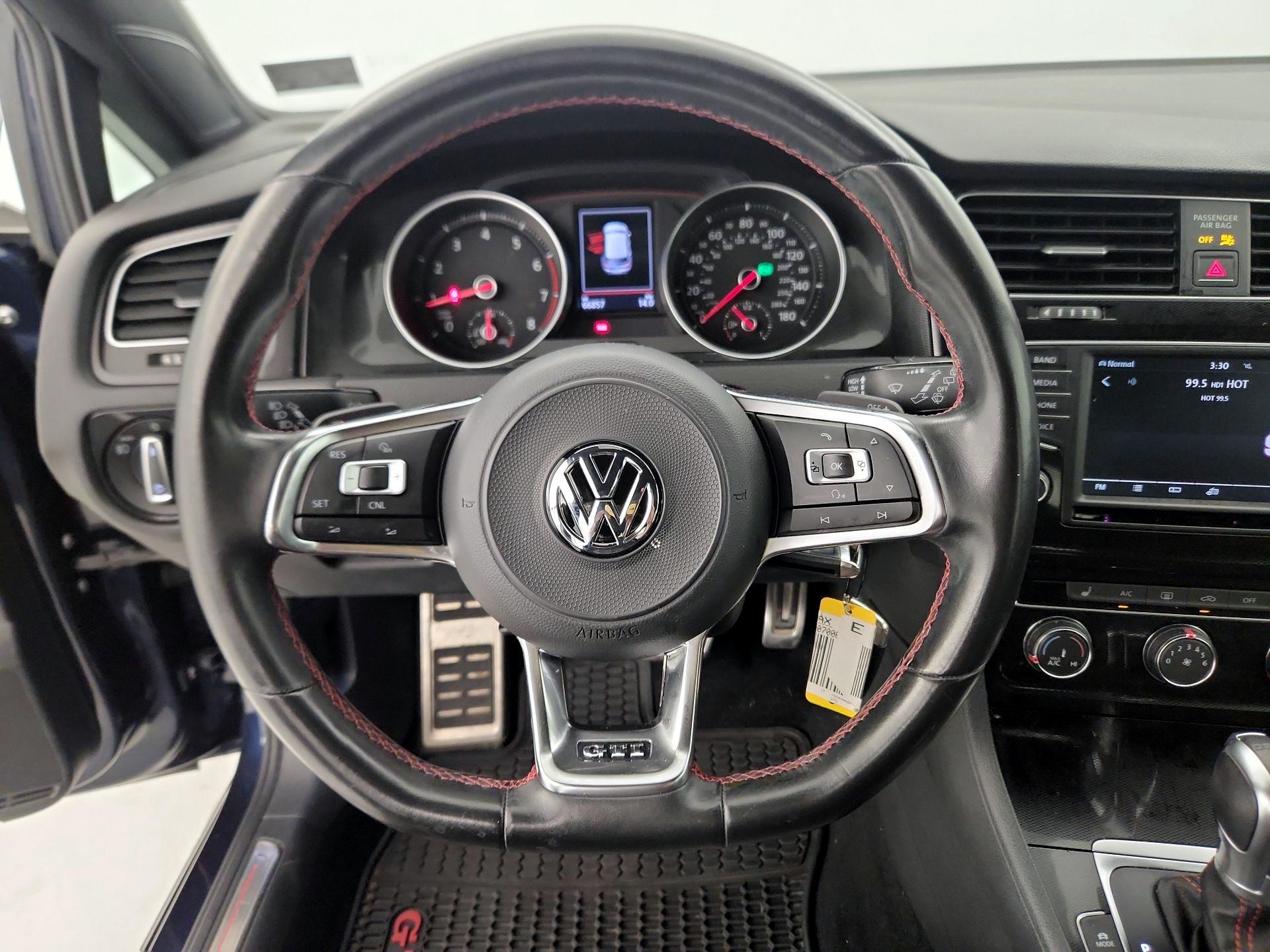 Thumbnail: 2017 Volkswagen Golf - 10