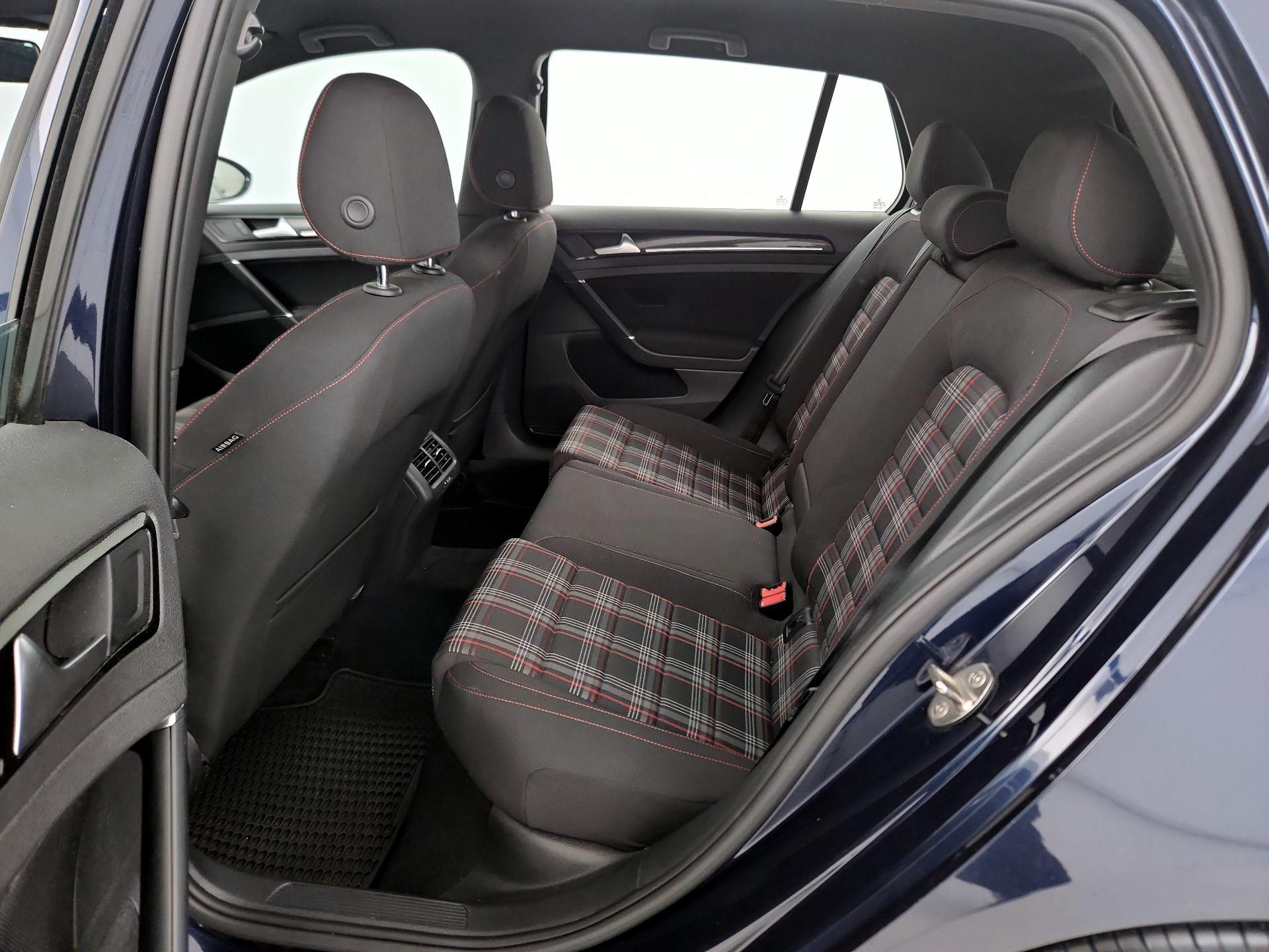 Thumbnail: 2017 Volkswagen Golf - 19