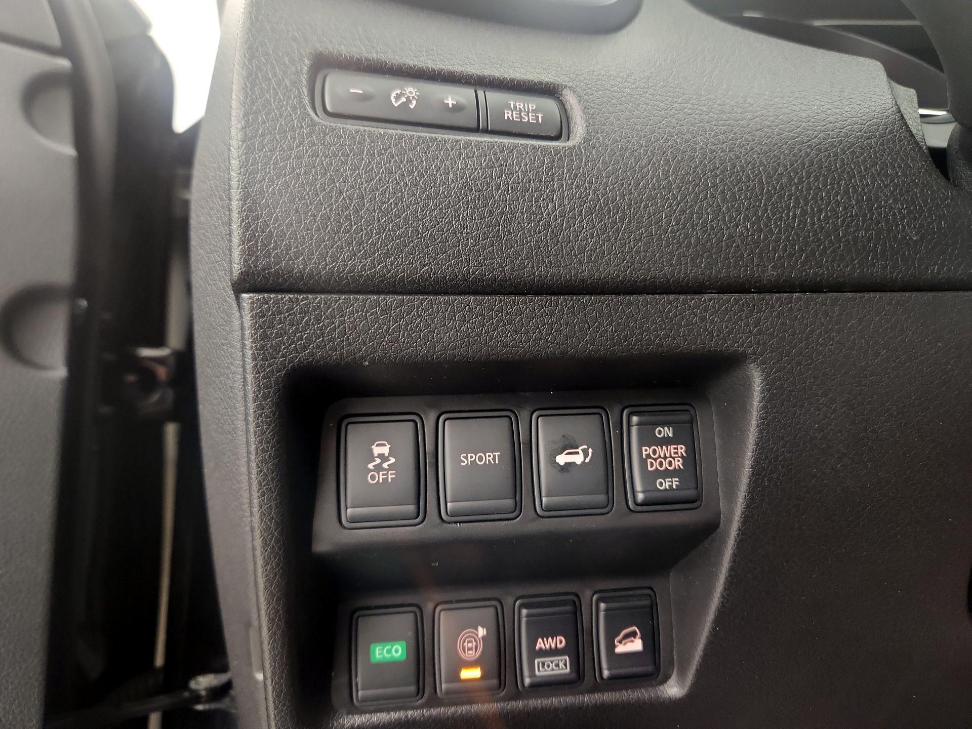 Thumbnail: 2015 Nissan Rogue - 13