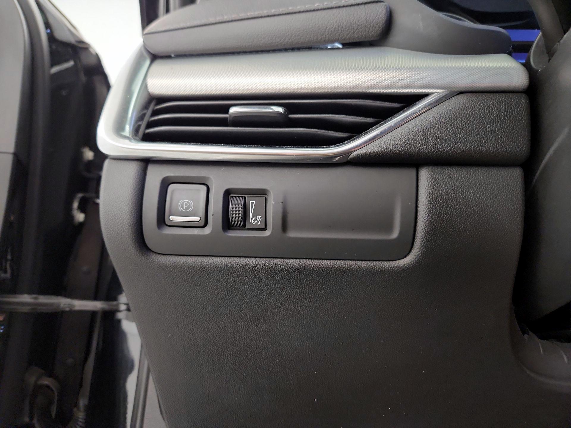 Thumbnail: 2020 Cadillac XT4 - 13