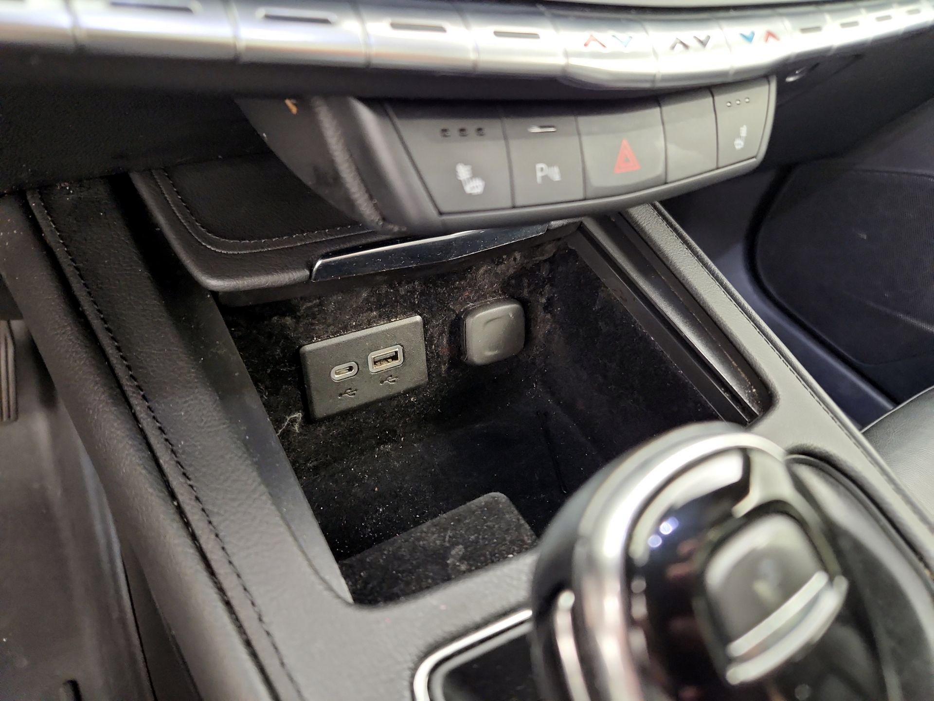 Thumbnail: 2020 Cadillac XT4 - 18