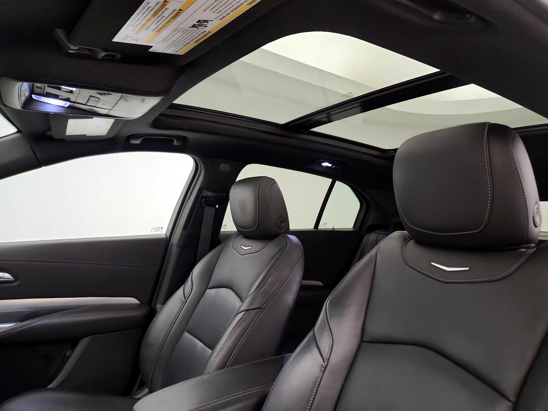 Thumbnail: 2020 Cadillac XT4 - 19