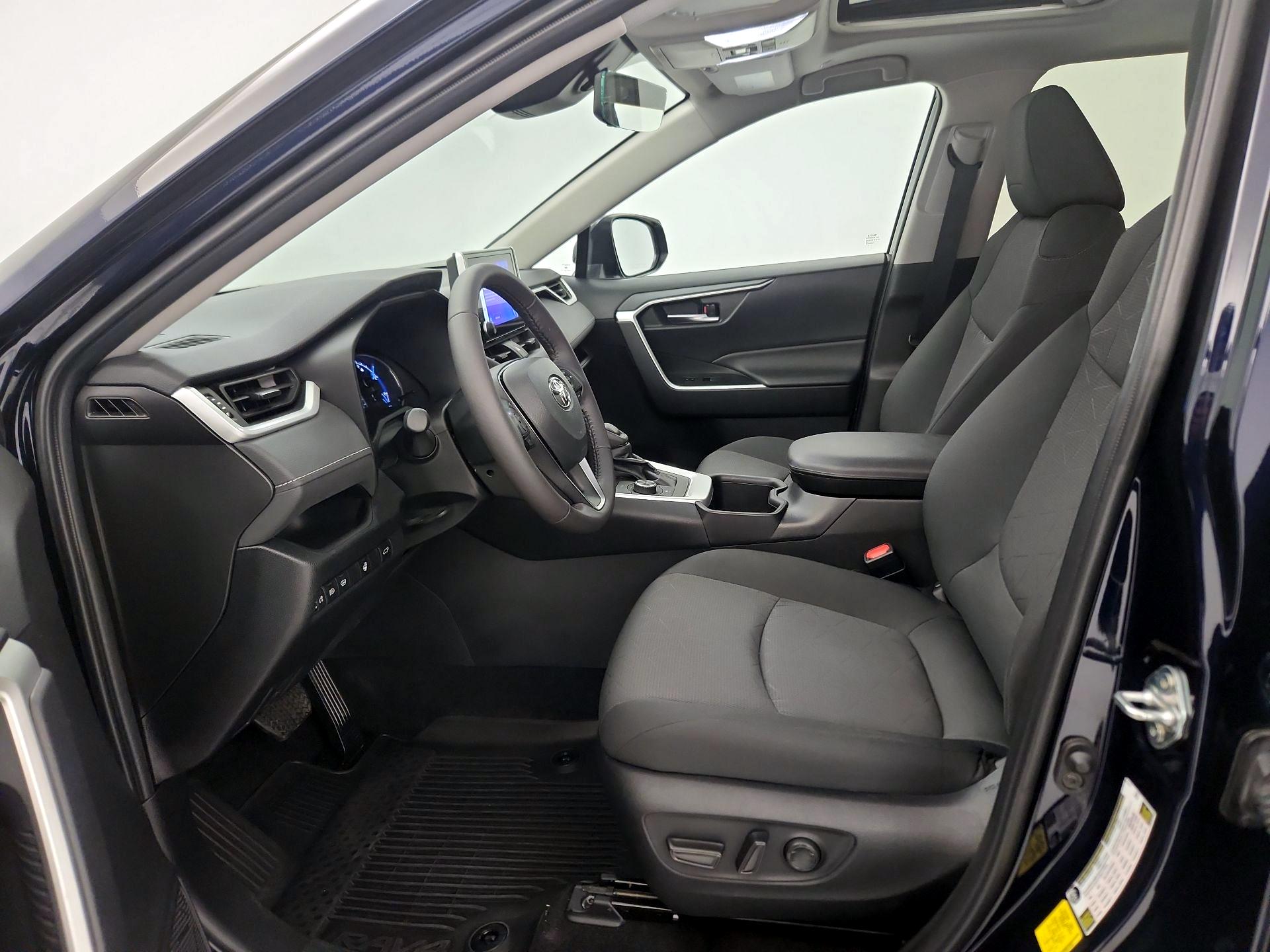 Thumbnail: 2024 Toyota RAV4 - 11