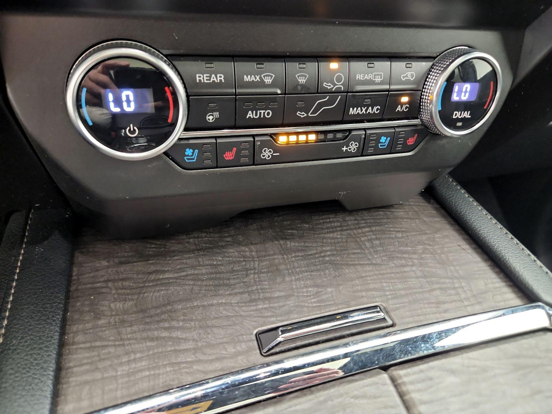 Thumbnail: 2020 Ford Expedition - 17