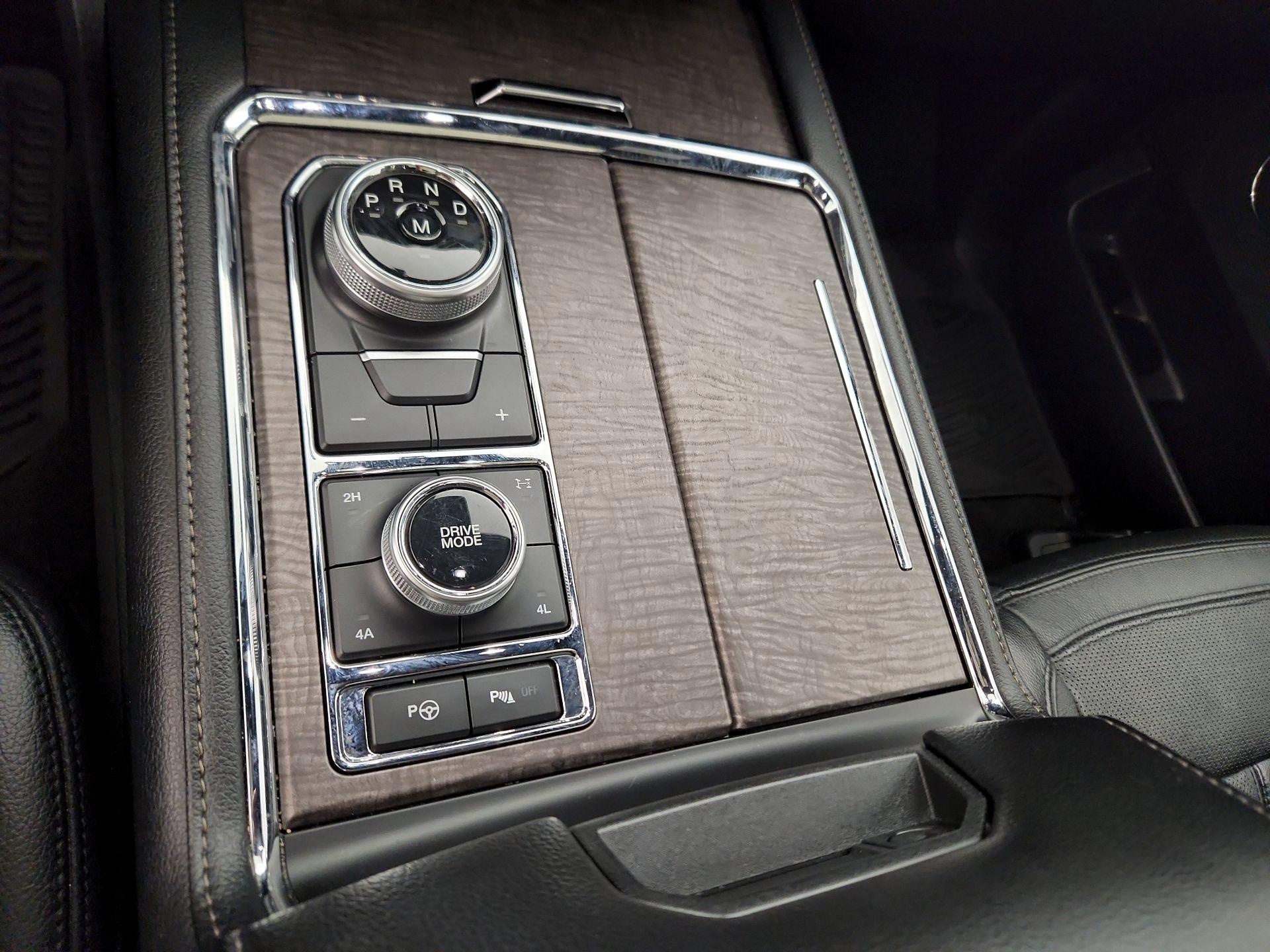 Thumbnail: 2020 Ford Expedition - 18