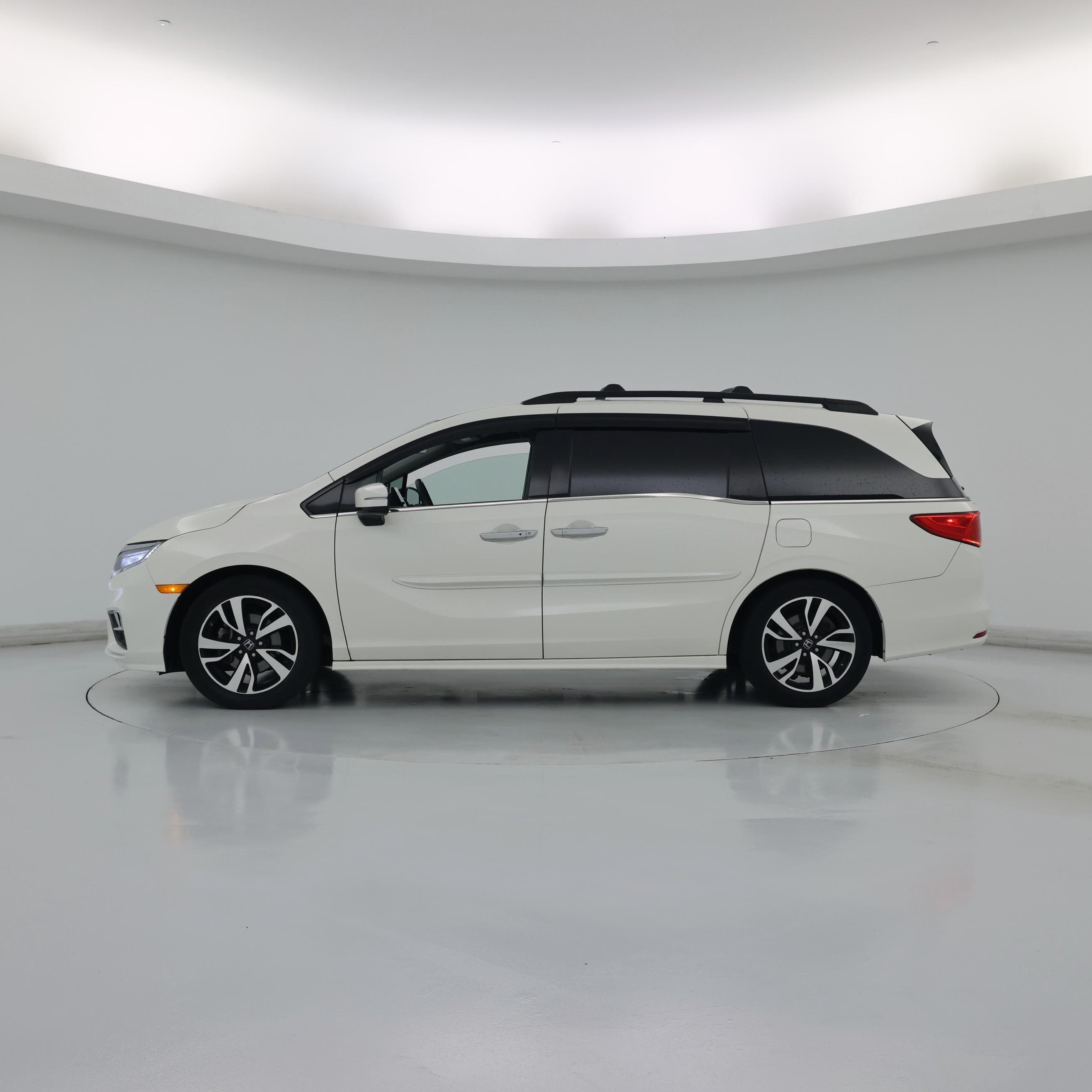 Thumbnail: 2019 Honda Odyssey - 3