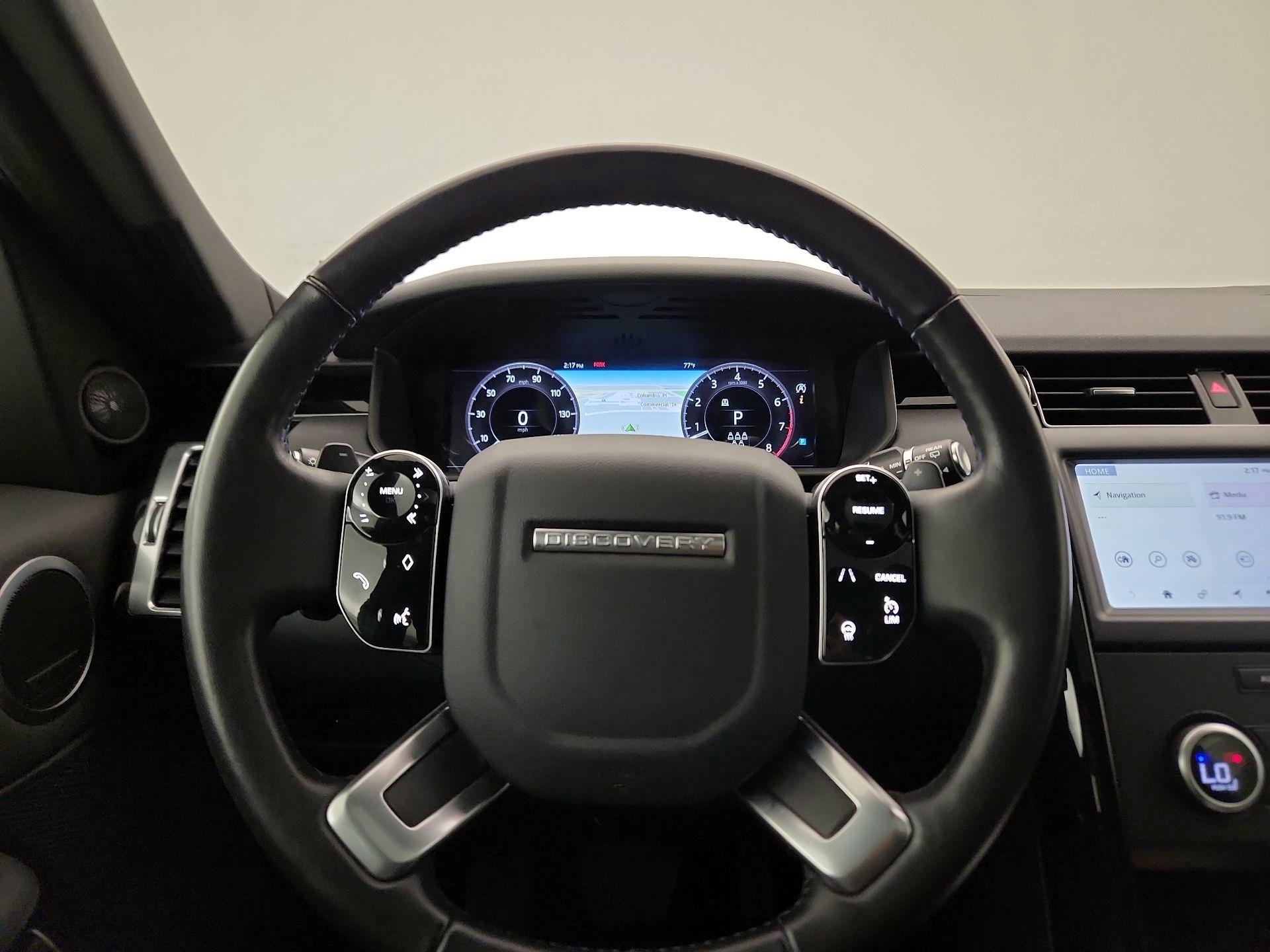 Thumbnail: 2019 Land Rover Discovery - 10