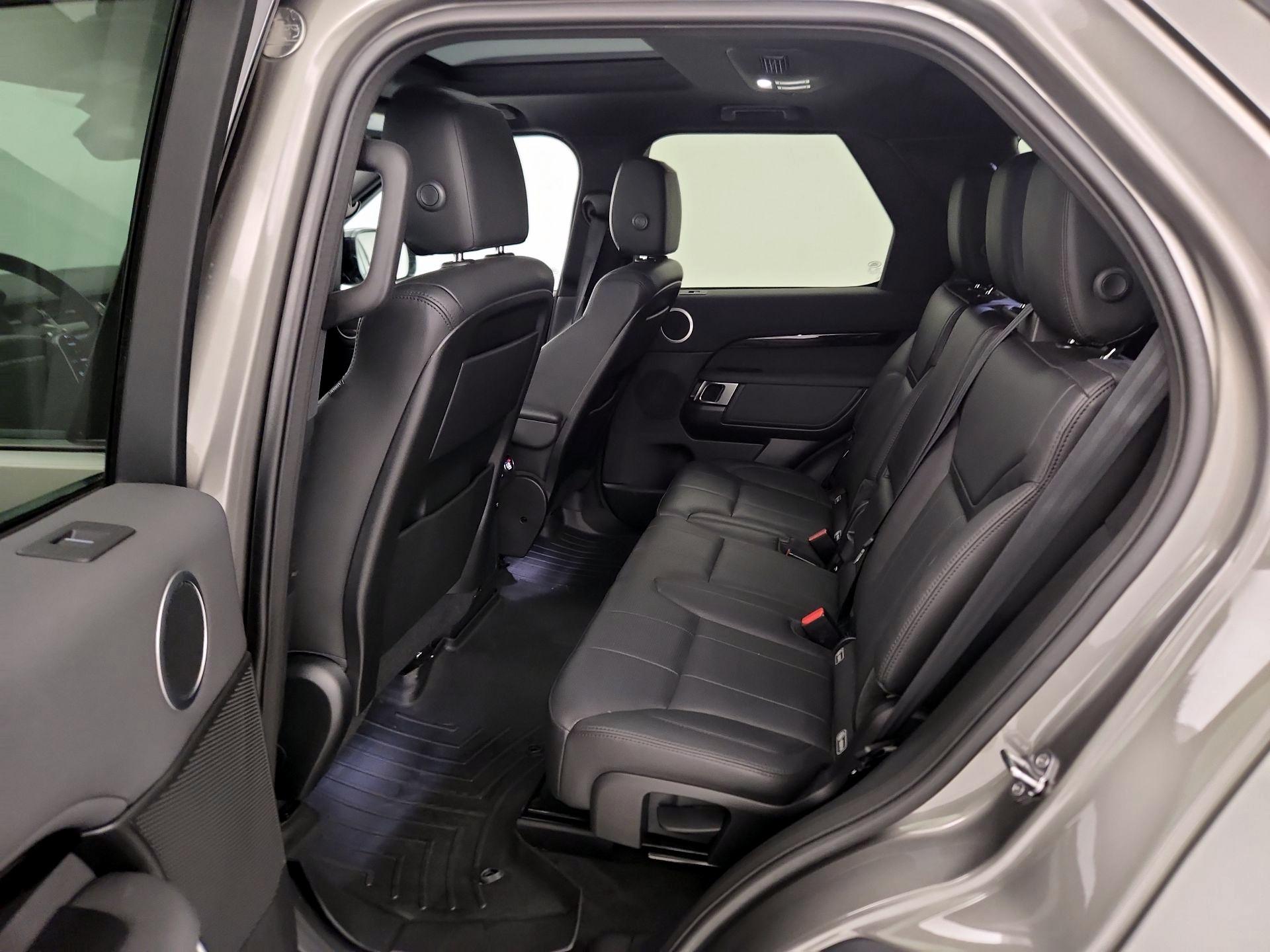 Thumbnail: 2019 Land Rover Discovery - 19