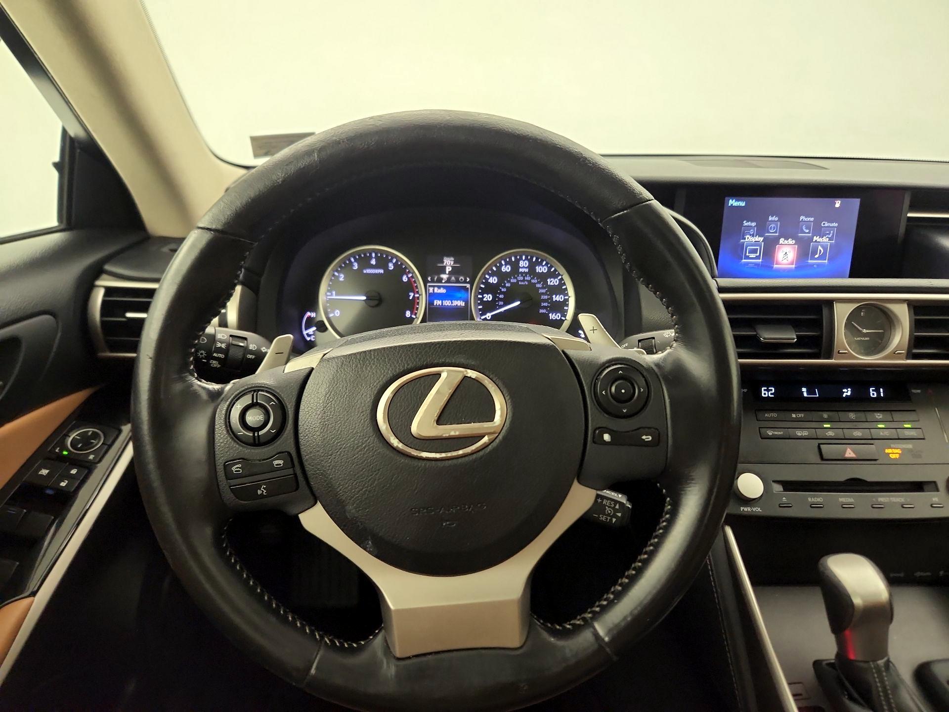 Thumbnail: 2016 Lexus IS - 10