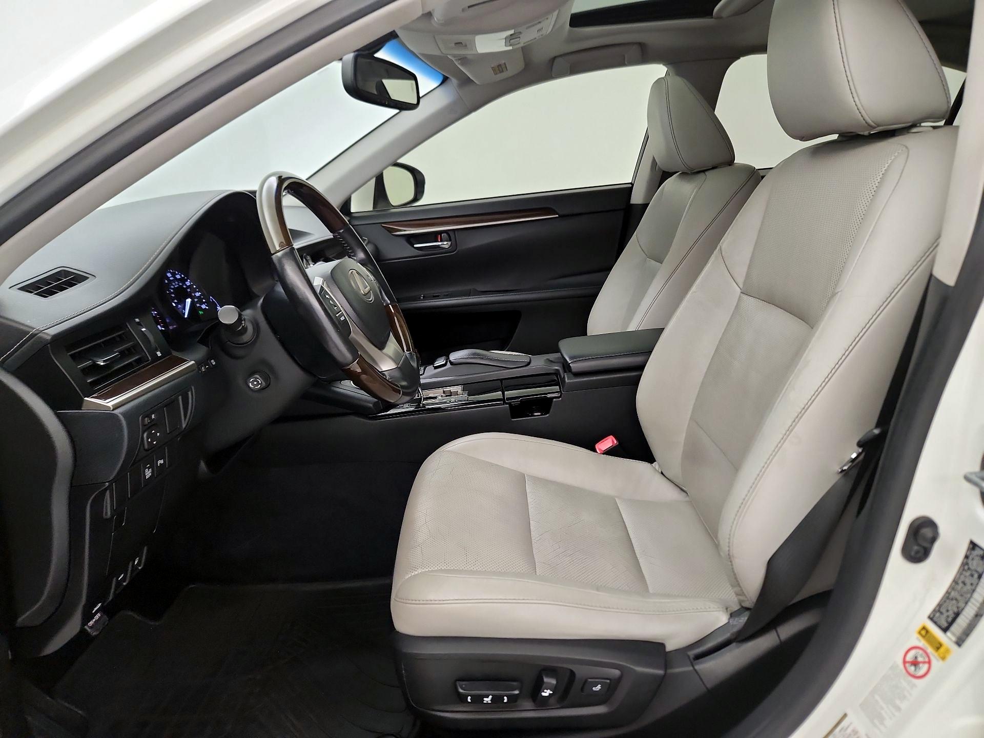 Thumbnail: 2014 Lexus ES - 11