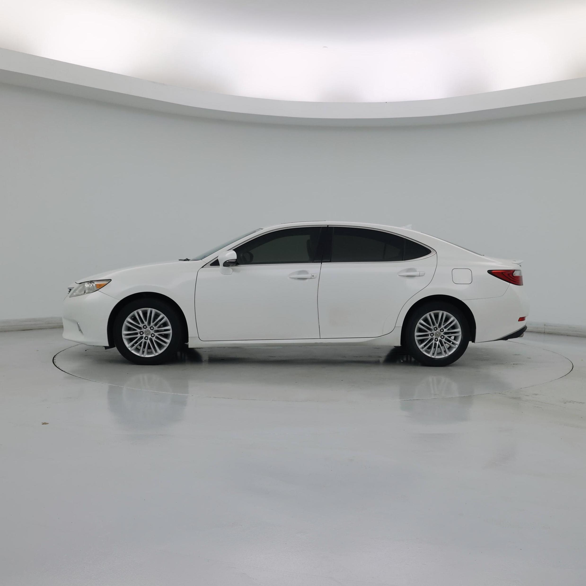 Thumbnail: 2014 Lexus ES - 3