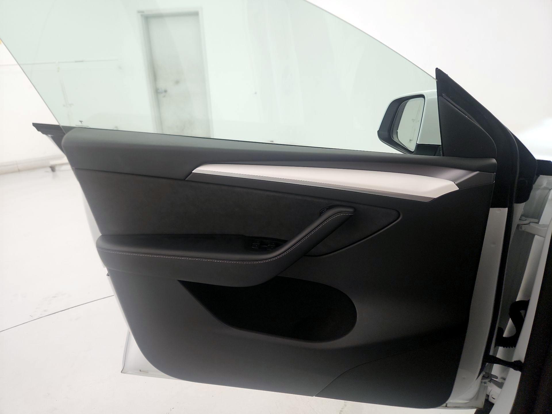 Thumbnail: 2023 Tesla Model Y - 12
