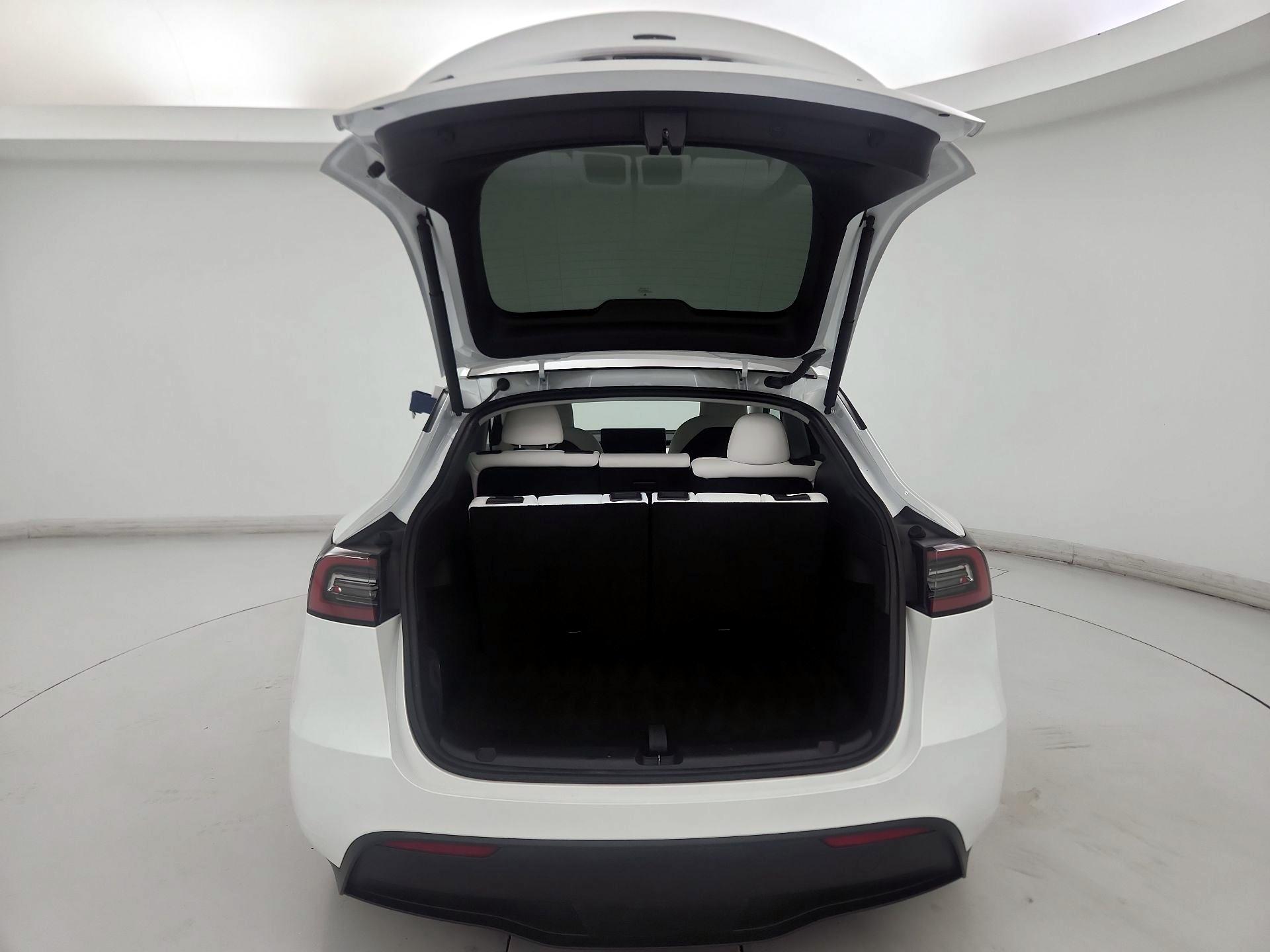 Thumbnail: 2023 Tesla Model Y - 20