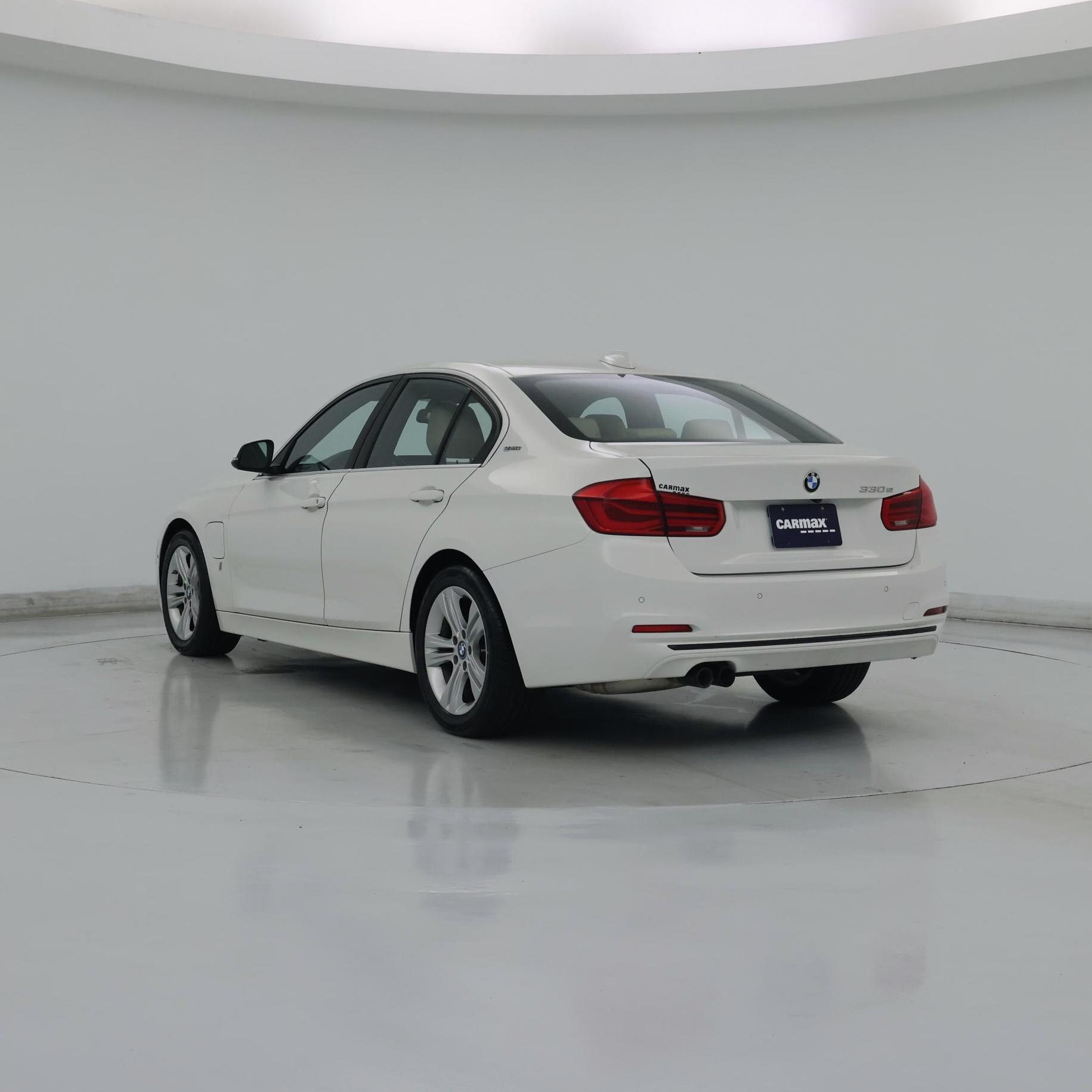 Thumbnail: 2017 BMW 3 Series - 2