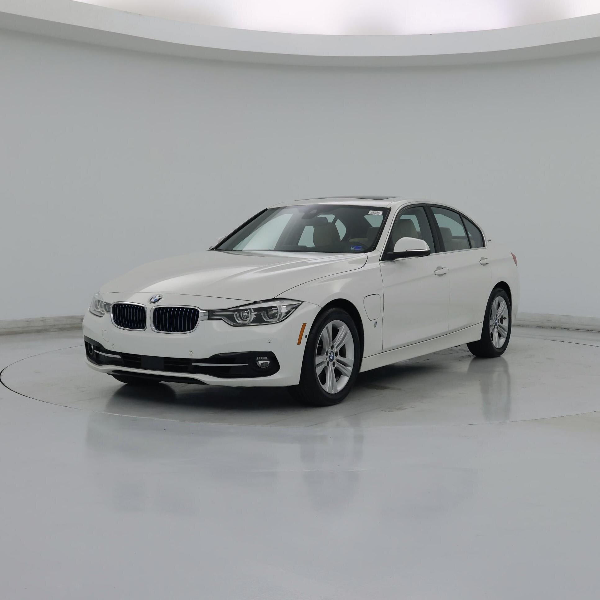 Thumbnail: 2017 BMW 3 Series - 4