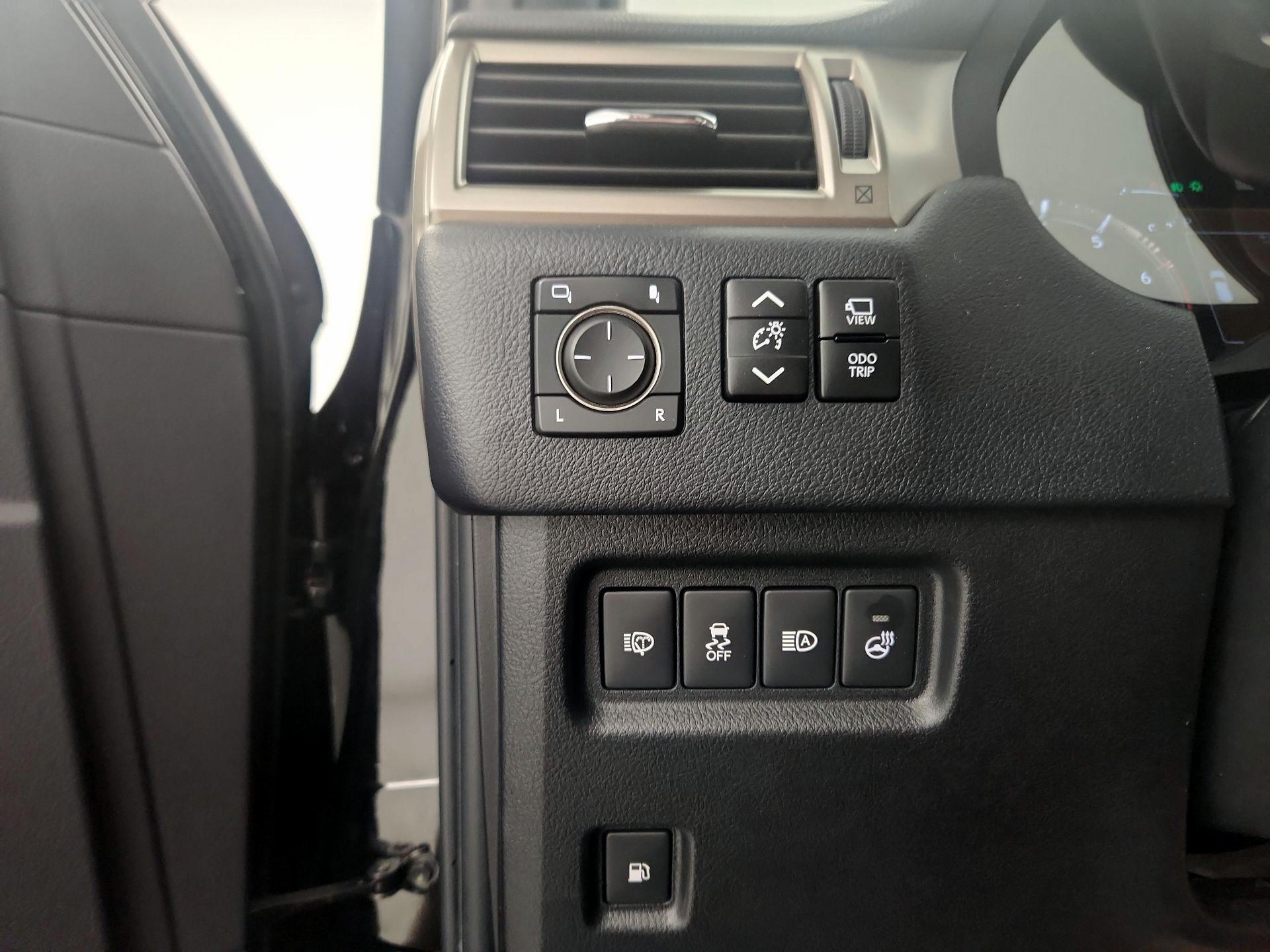 Thumbnail: 2021 Lexus GX - 13