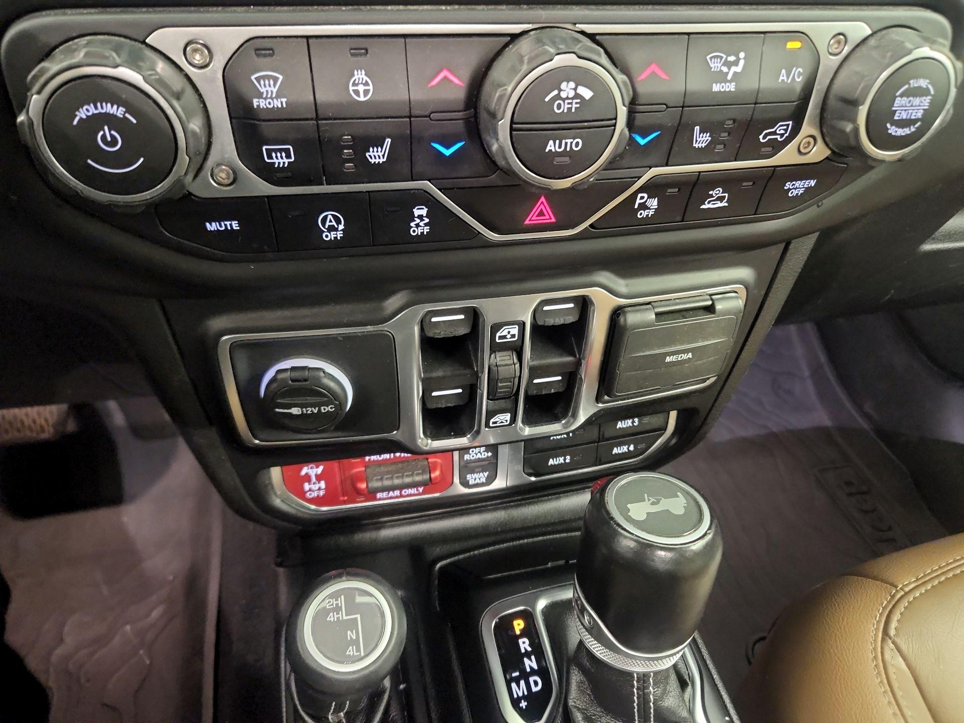 Thumbnail: 2021 Jeep Wrangler - 17