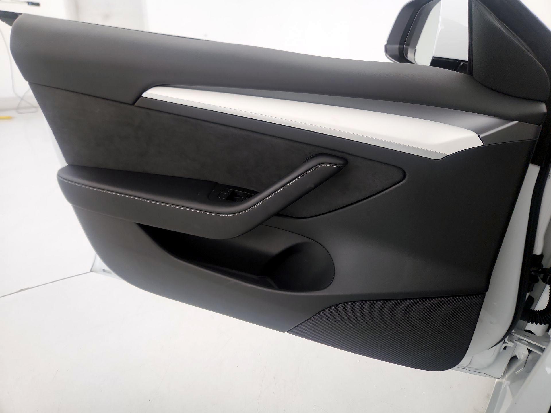 Thumbnail: 2023 Tesla Model 3 - 12