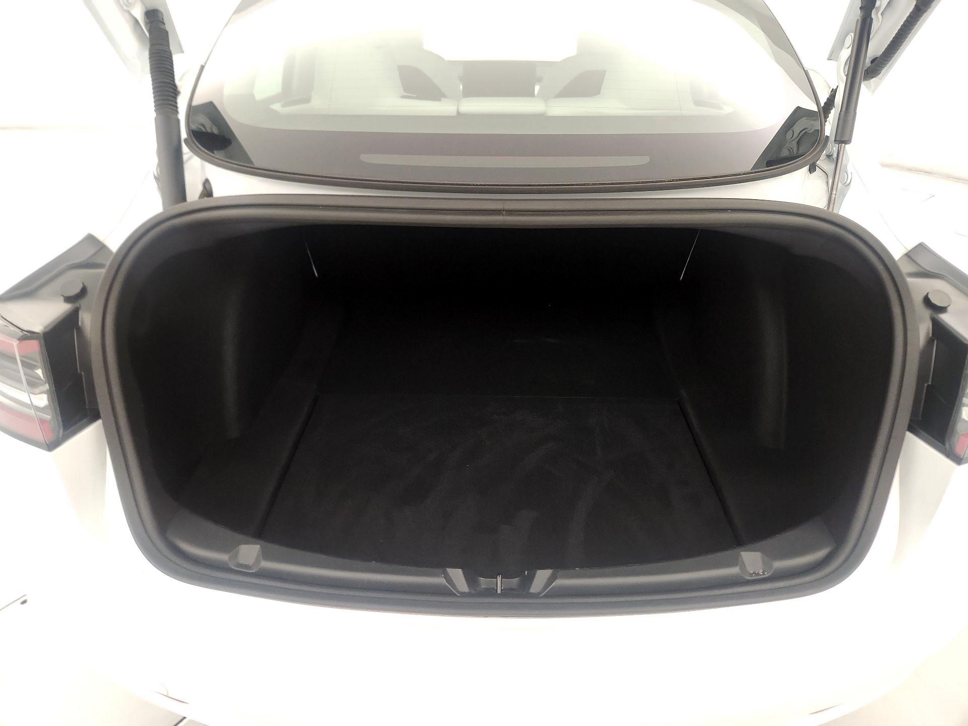 Thumbnail: 2023 Tesla Model 3 - 16