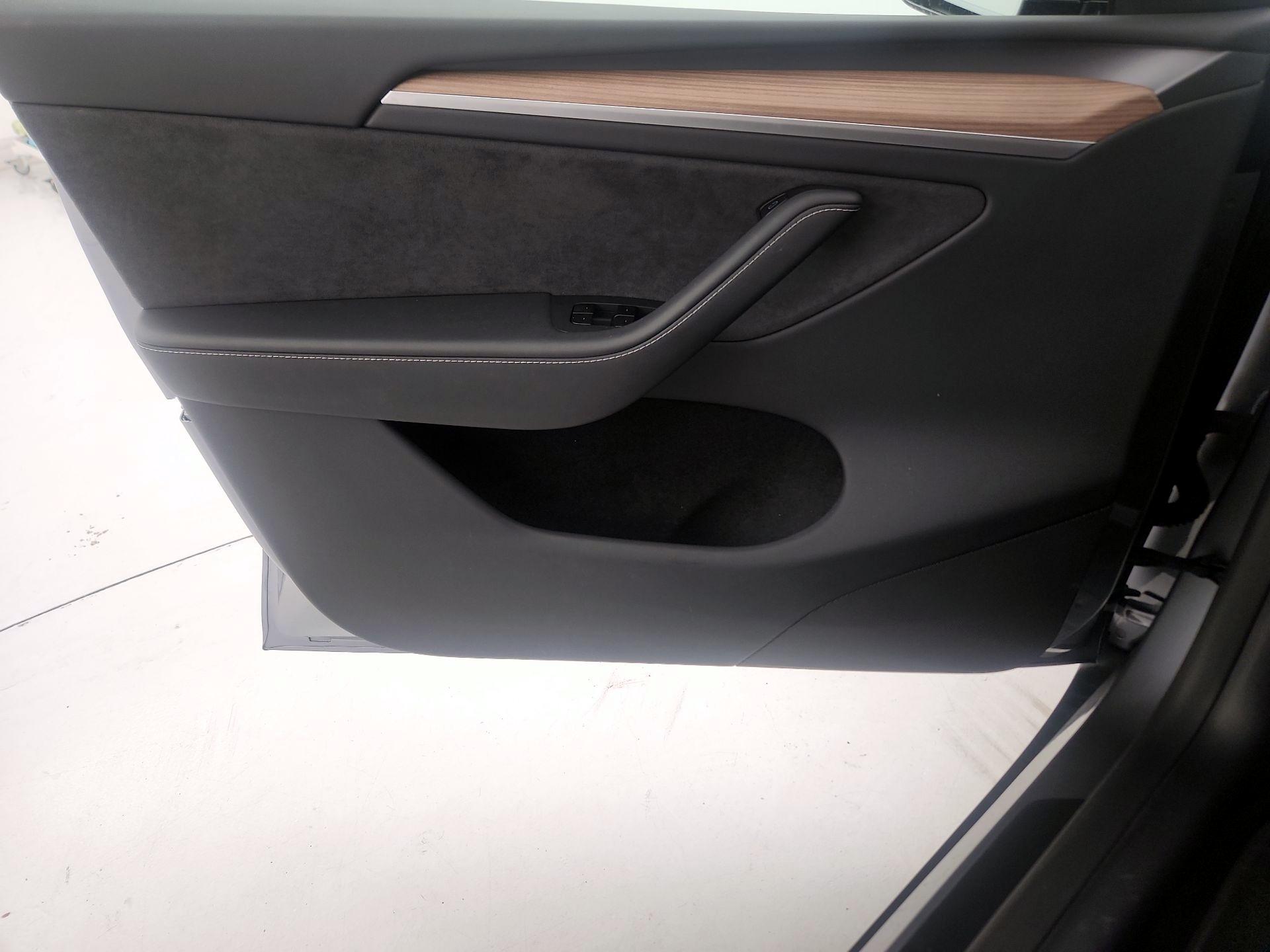 Thumbnail: 2025 Tesla Model Y - 12