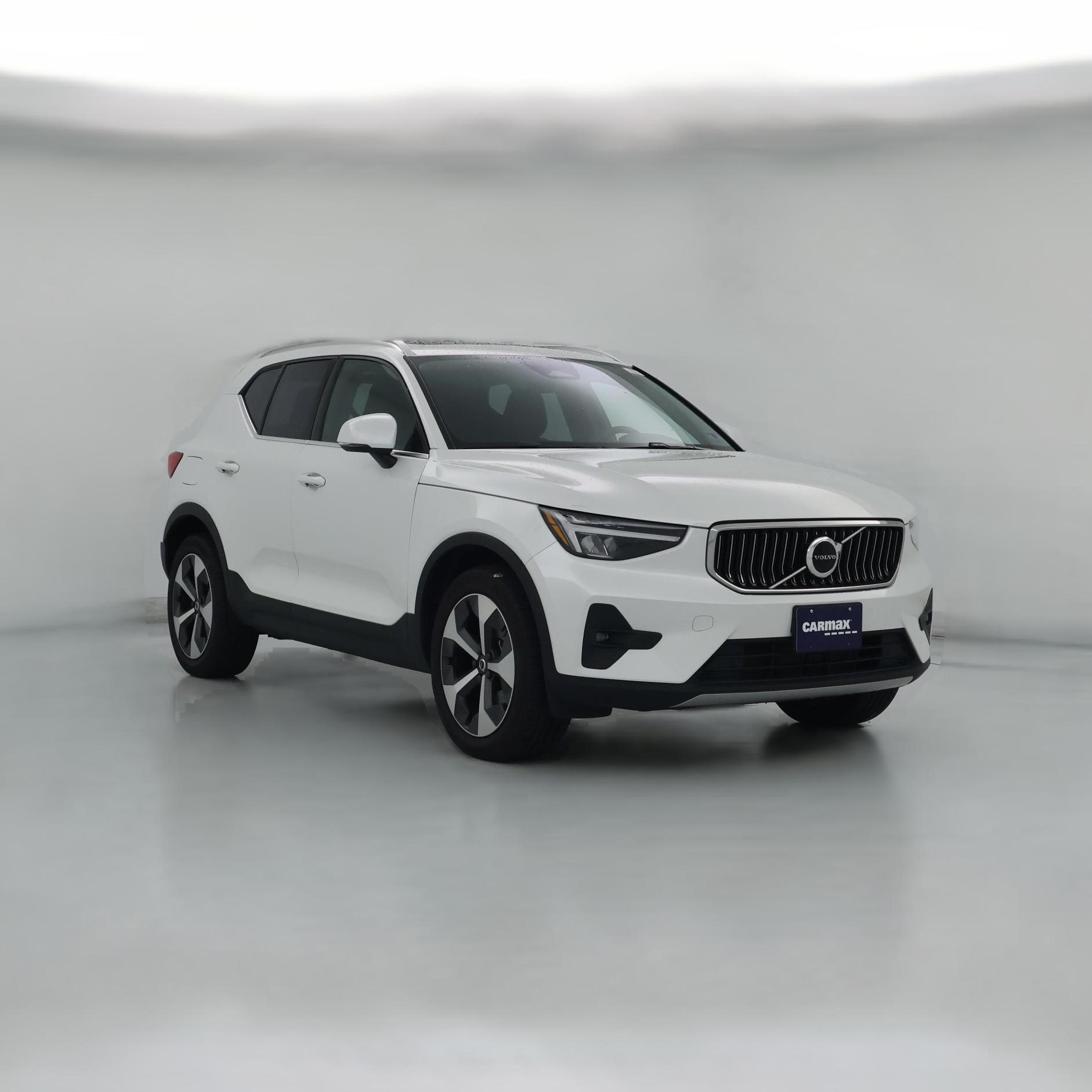 Thumbnail: 2023 Volvo XC40 - 1