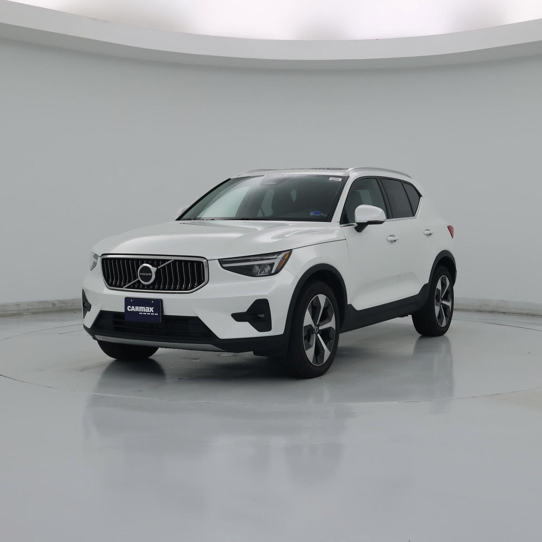 Thumbnail: 2023 Volvo XC40 - 4
