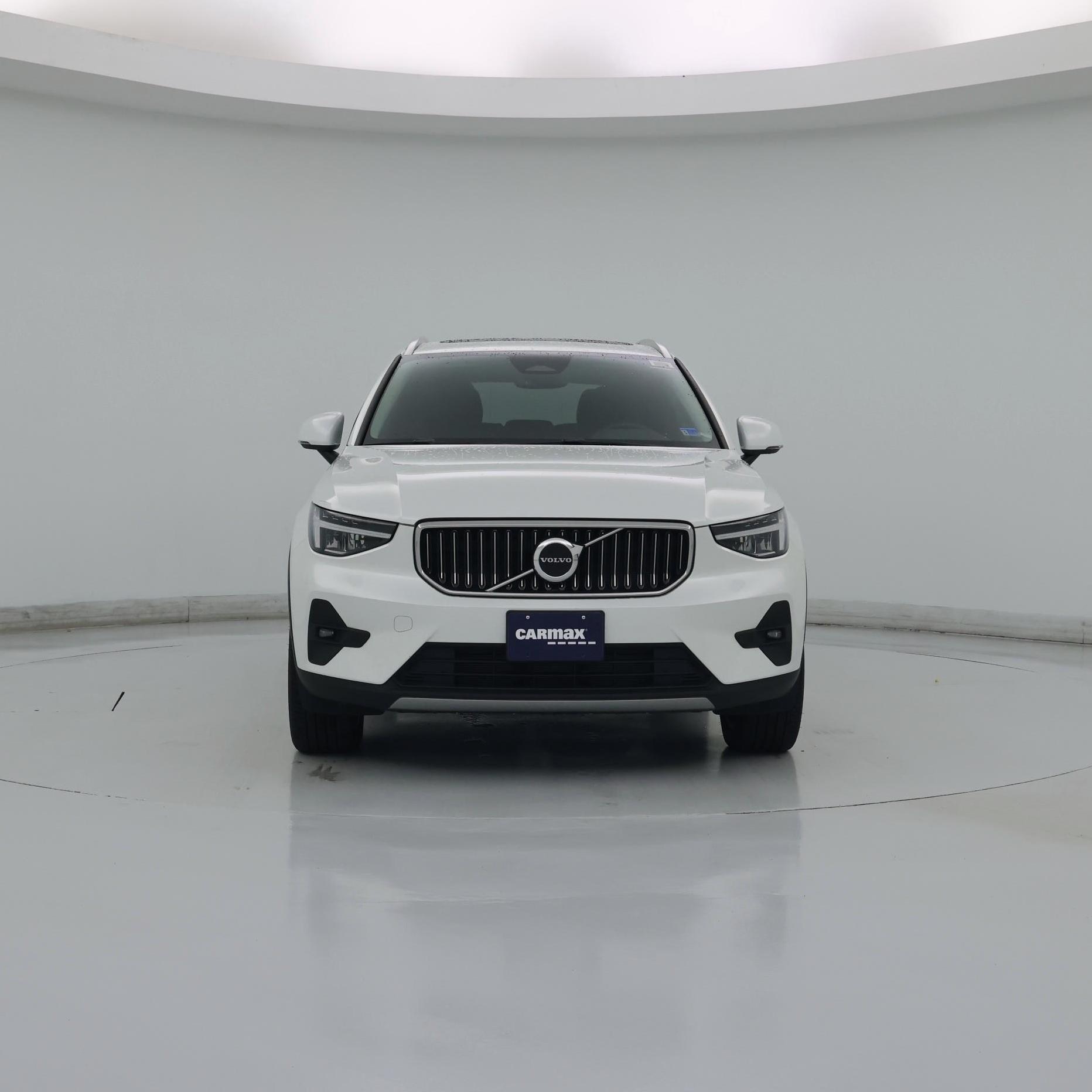Thumbnail: 2023 Volvo XC40 - 5