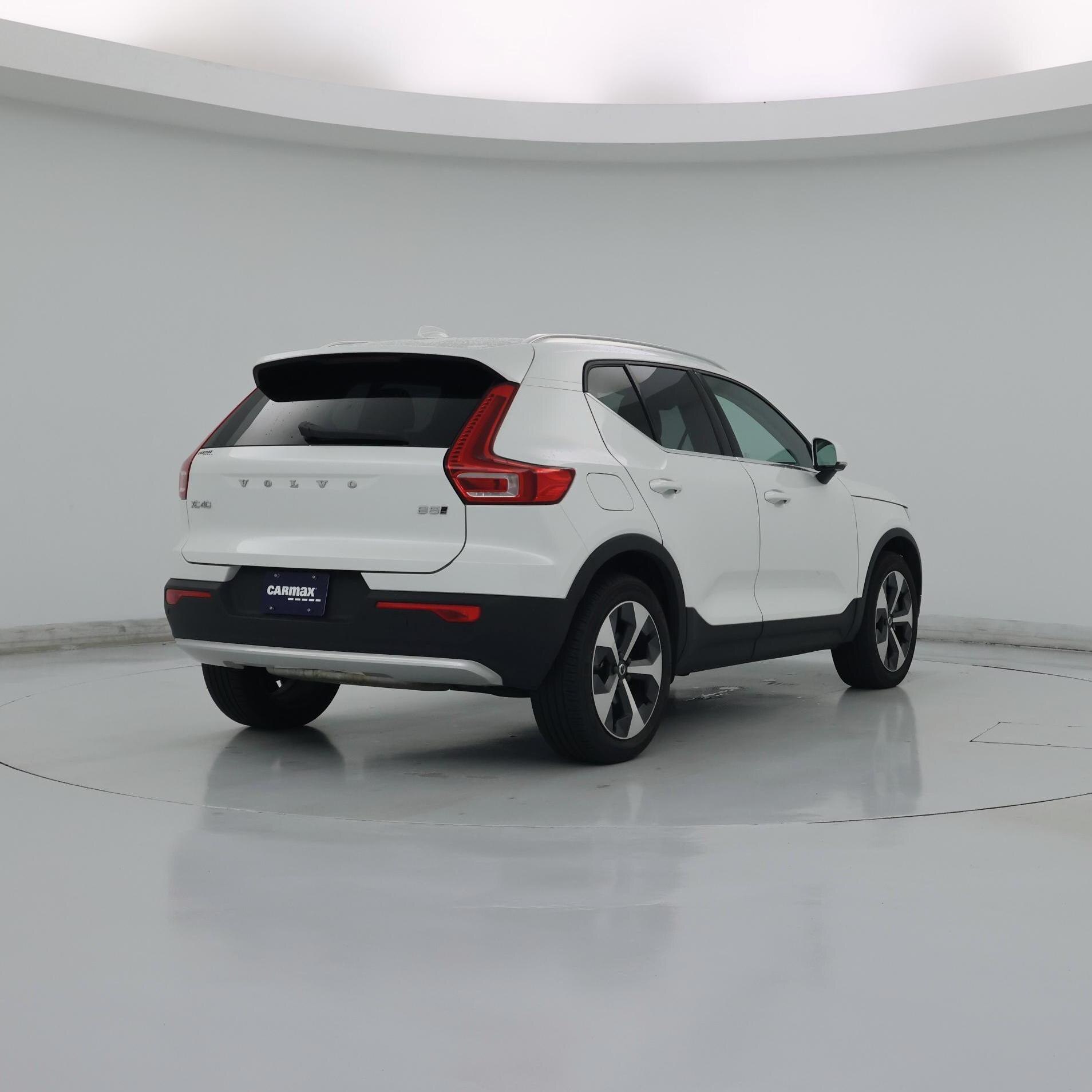 Thumbnail: 2023 Volvo XC40 - 8