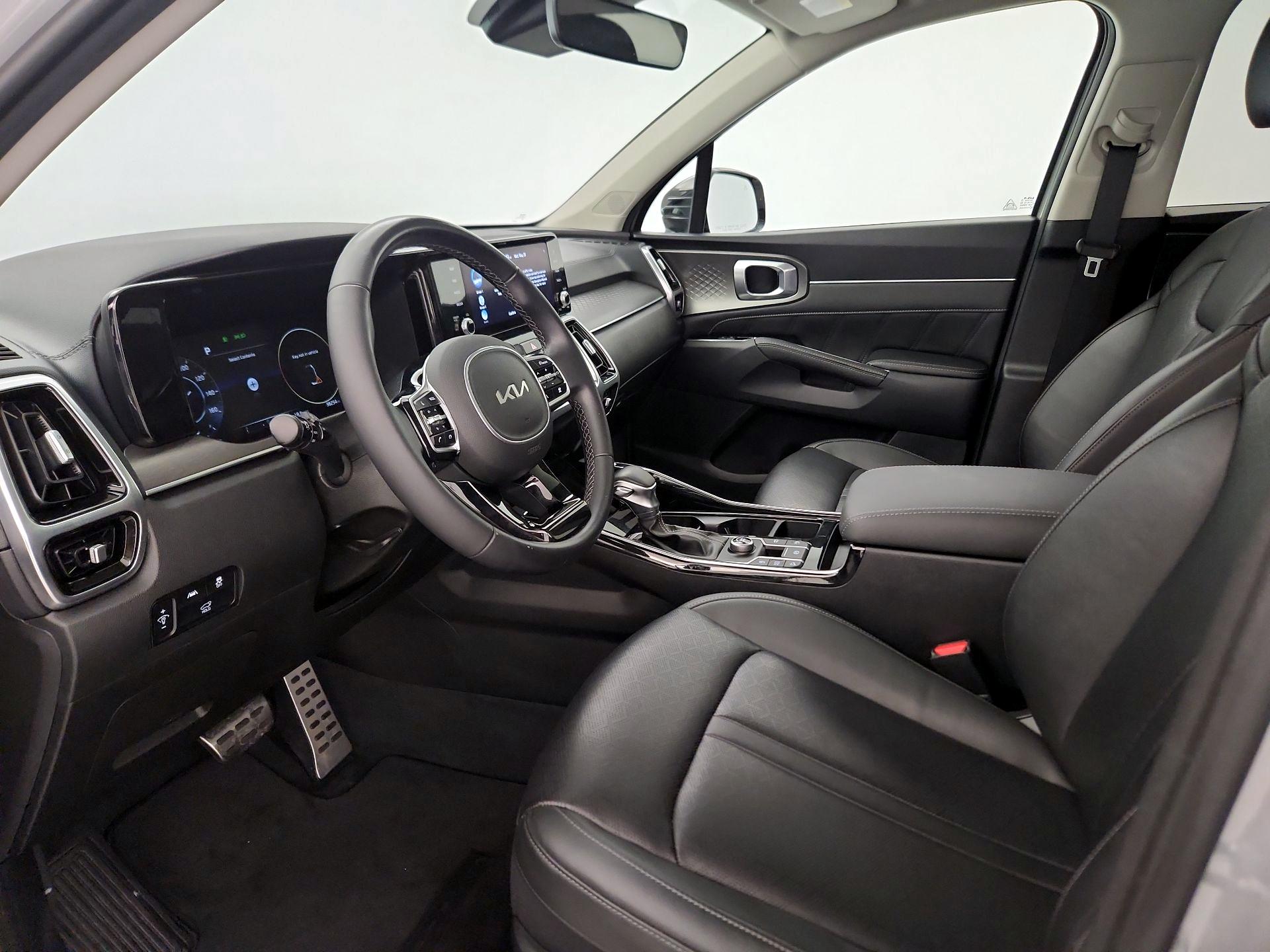 Thumbnail: 2023 Kia Sorento - 11