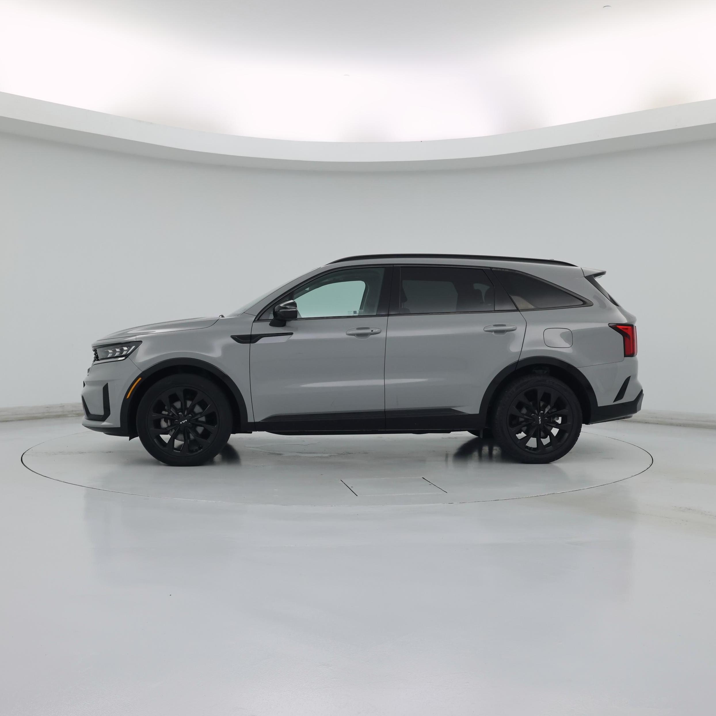 Thumbnail: 2023 Kia Sorento - 3